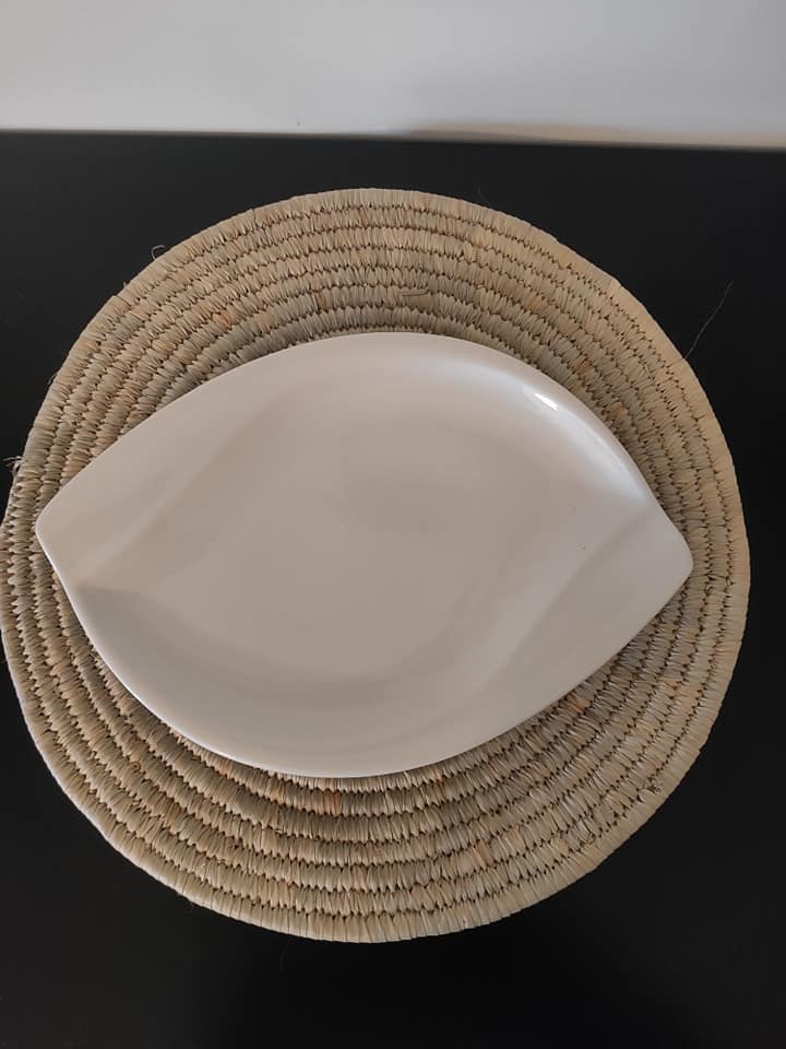 Lot of 6 sets of african table in natural raphia