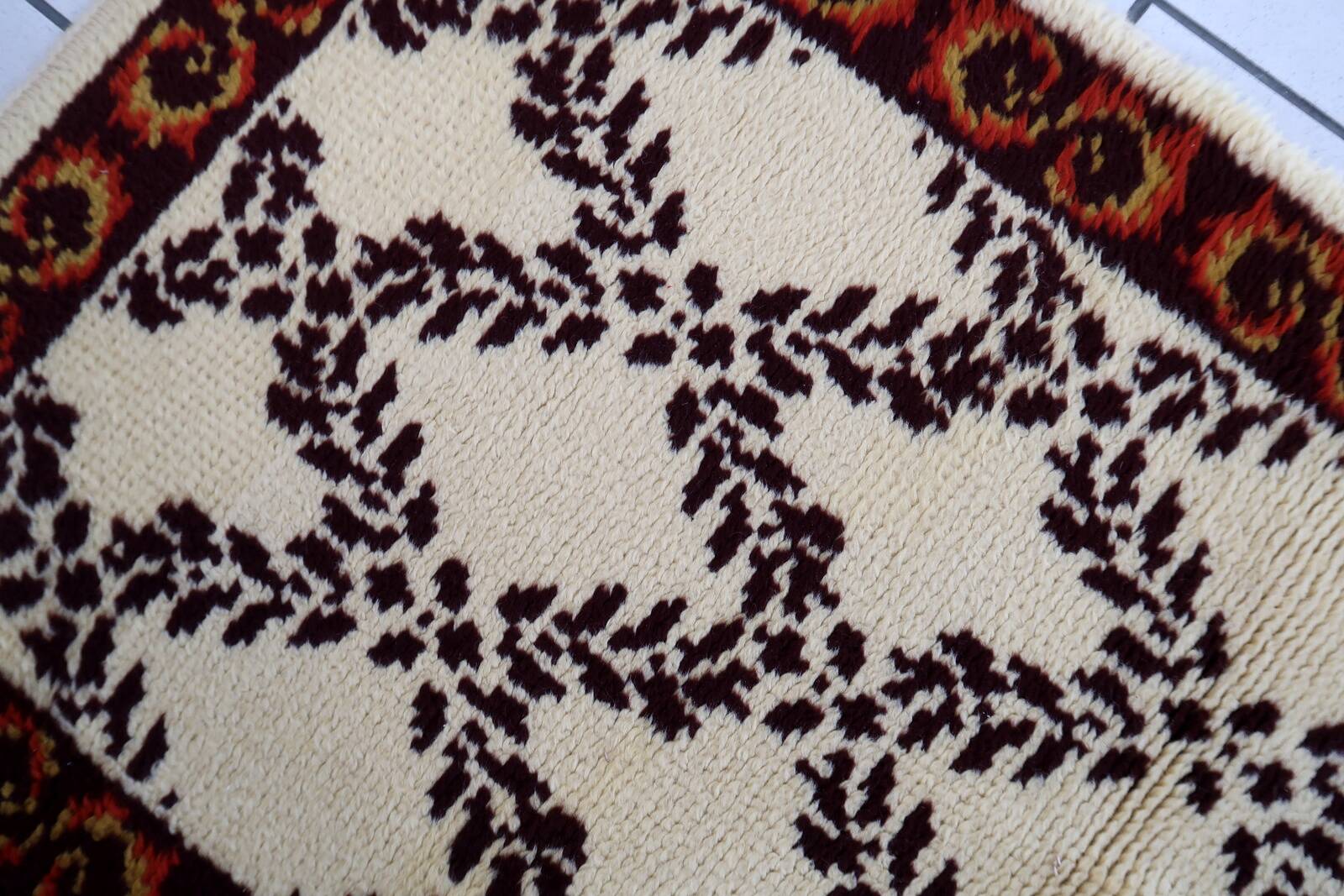 Tapis vintage français Savonnerie fait main en laine – 78 x 148 cm – 1960s