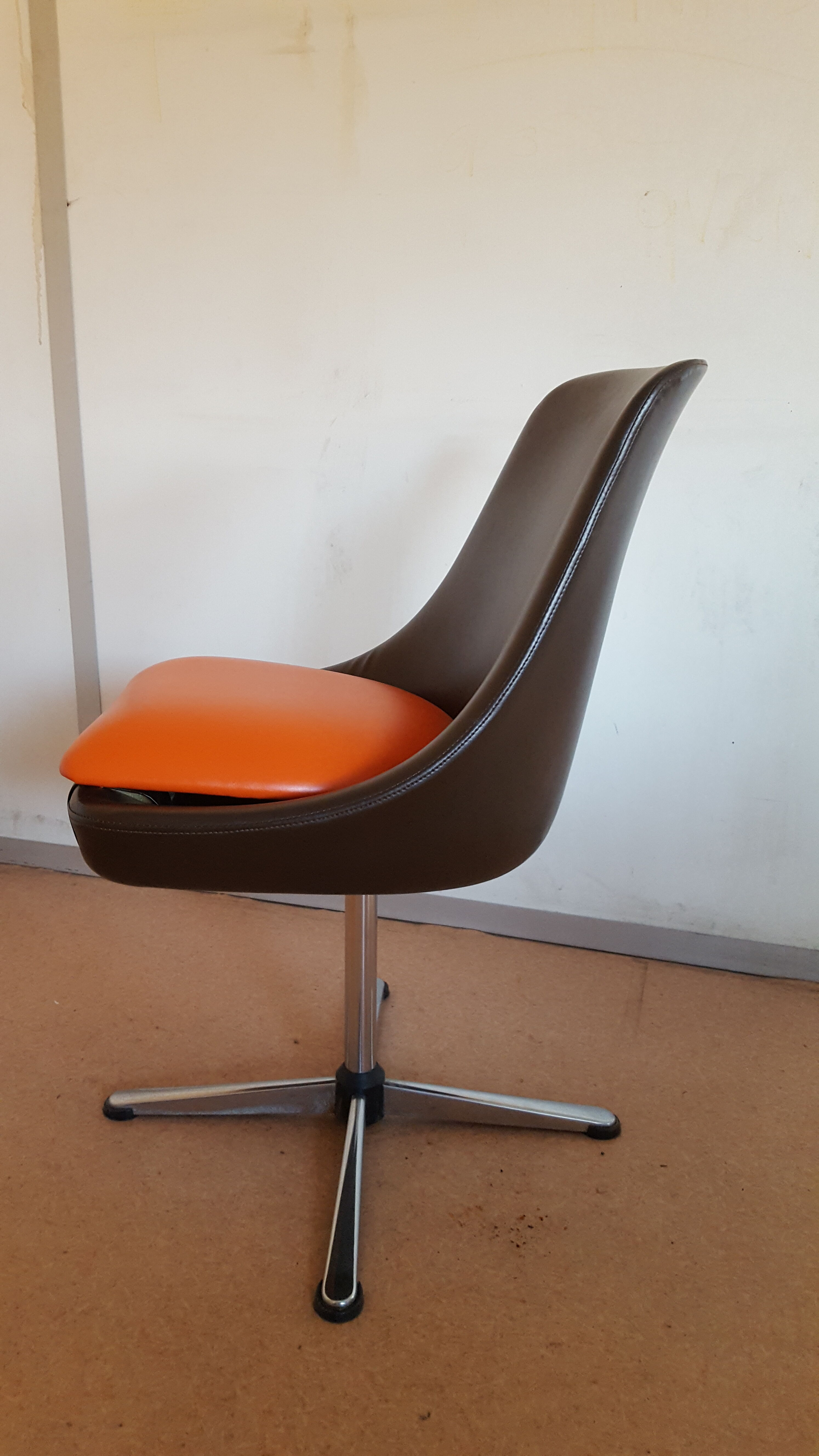 Armchair year 60
