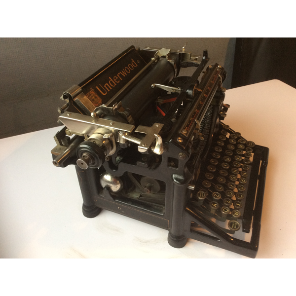 Machine à écrire ancienne Underwood n° 5 Selency Machine à écrire ancienne Underwood n° 5 Selency