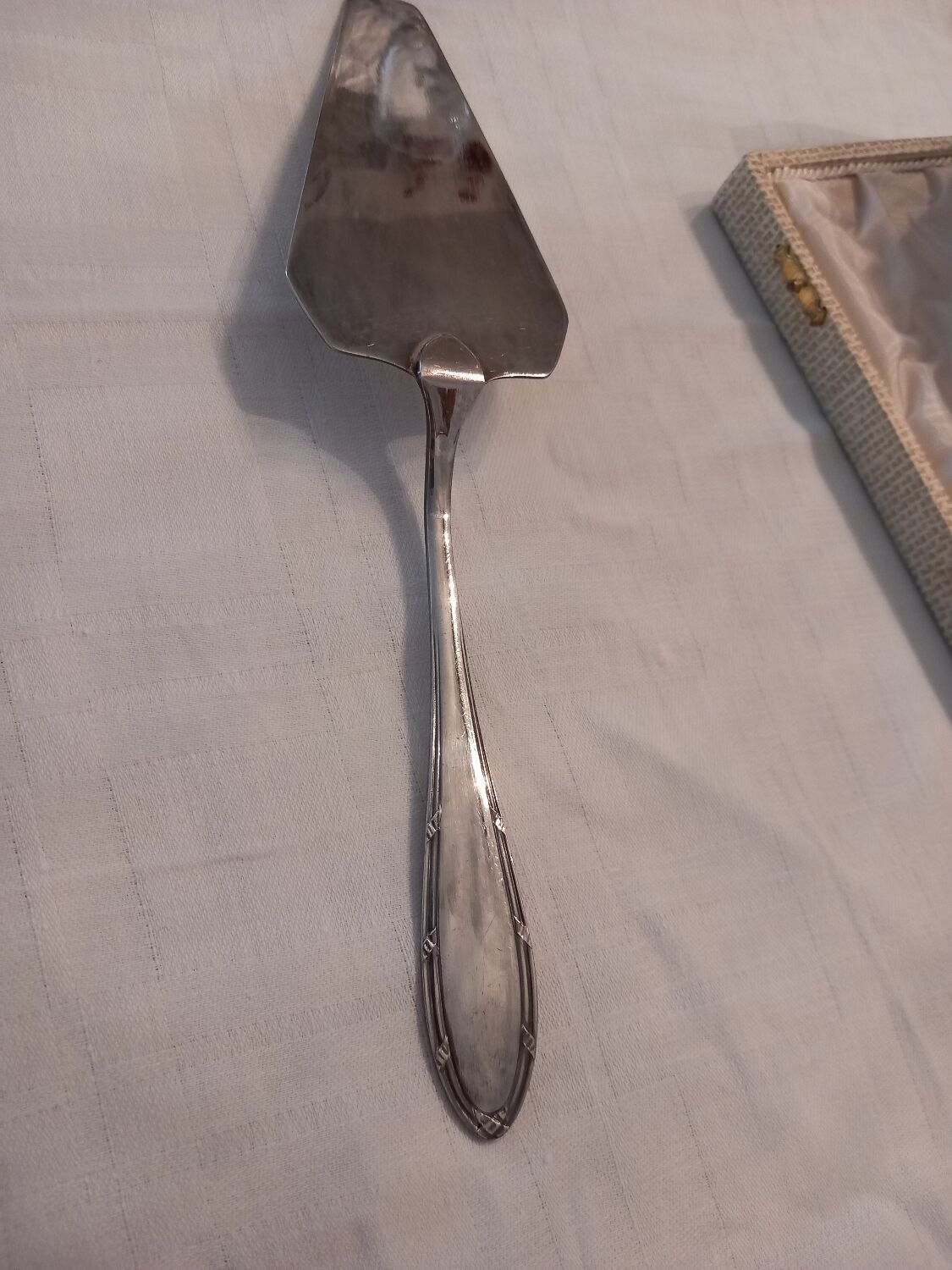 Pie shovel, silver metal