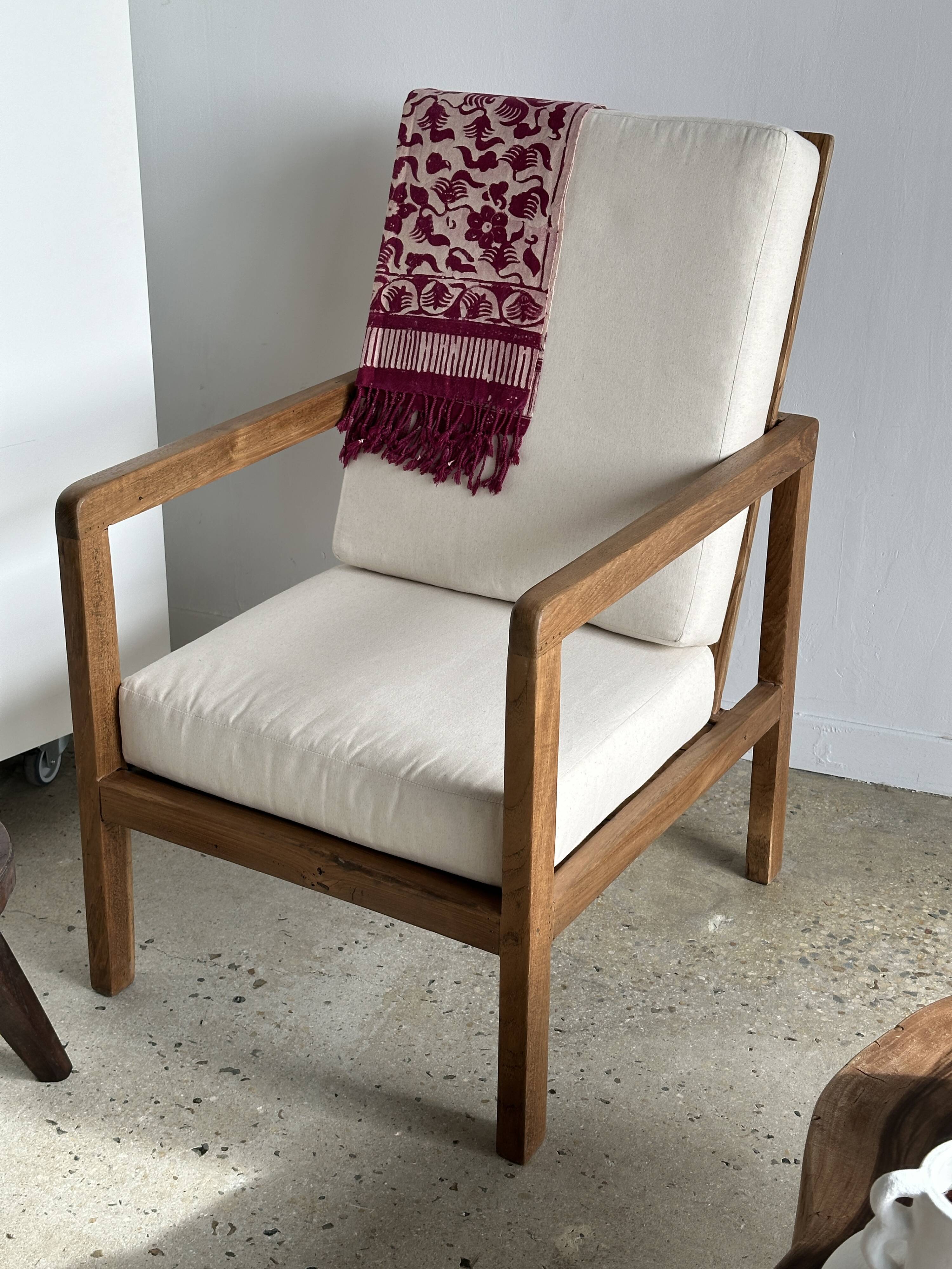 Armchair in natural wood (teak) minimalist design