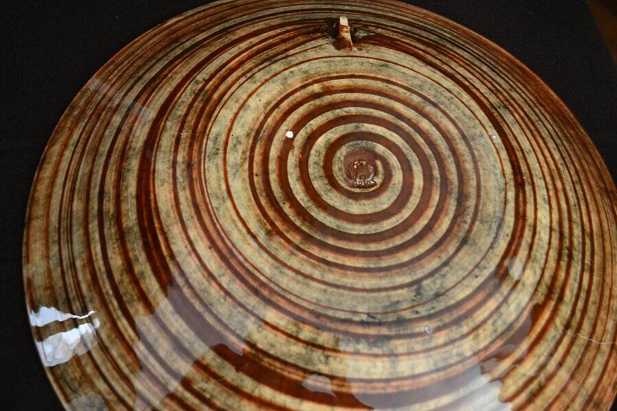 Large ceramic plate by Jacques Thiveaud Arnis from the 60s/70s.