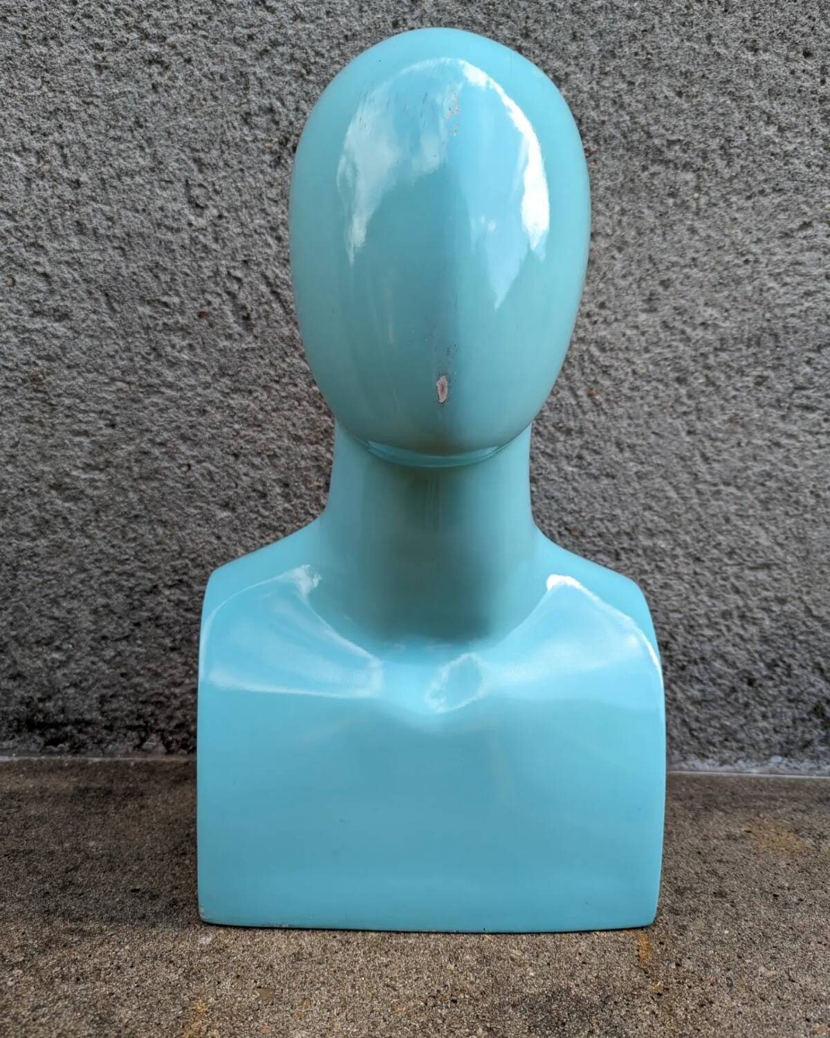 Large mannequin head