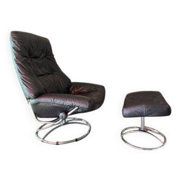 fauteuil pivotant et tabouret Mid-Century en cuir noir, Danemark, set de 2