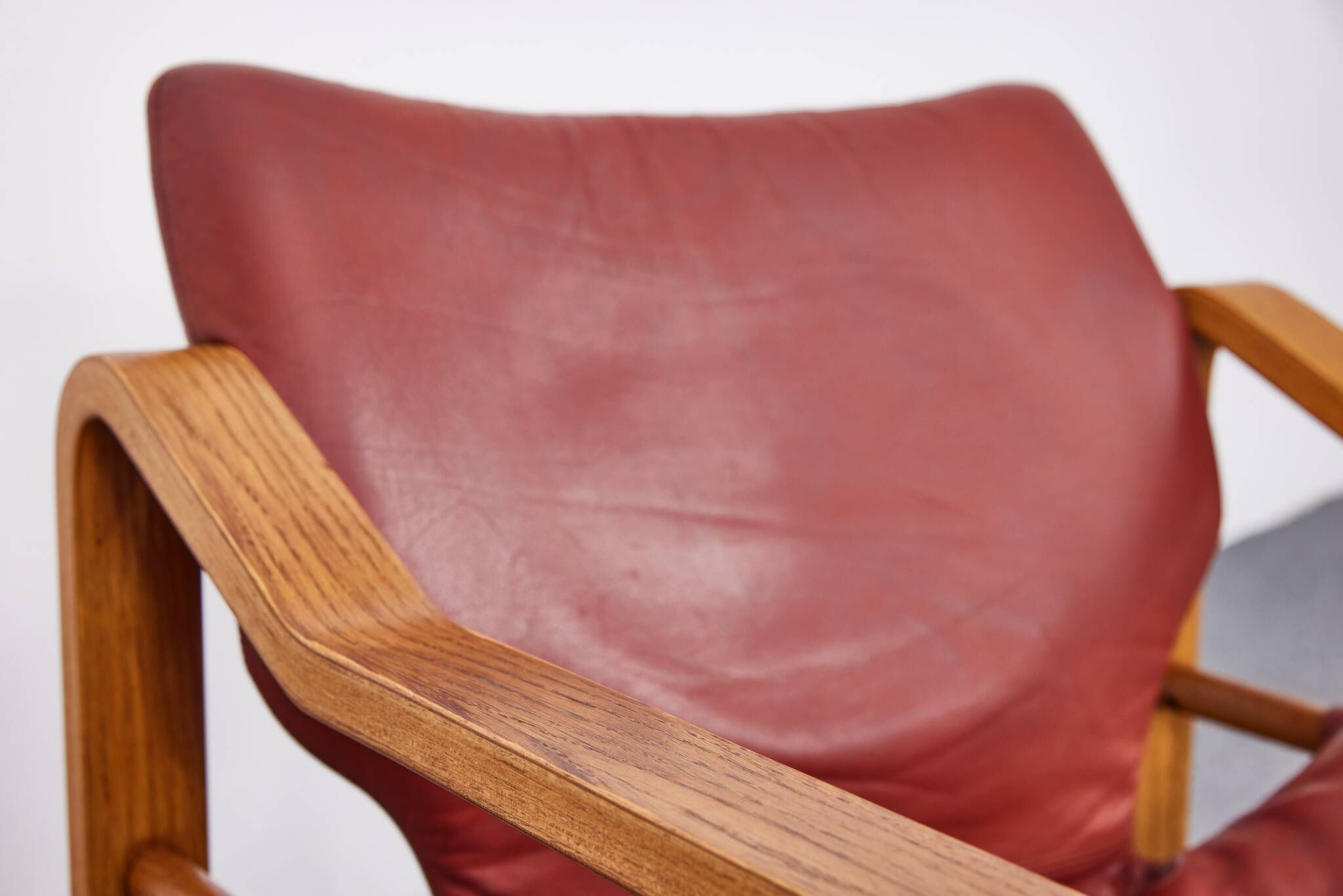 Vintage, Leather and Plywood Andy Armchairs by Janos Bodnar, Hungary, 1977, Set of 2