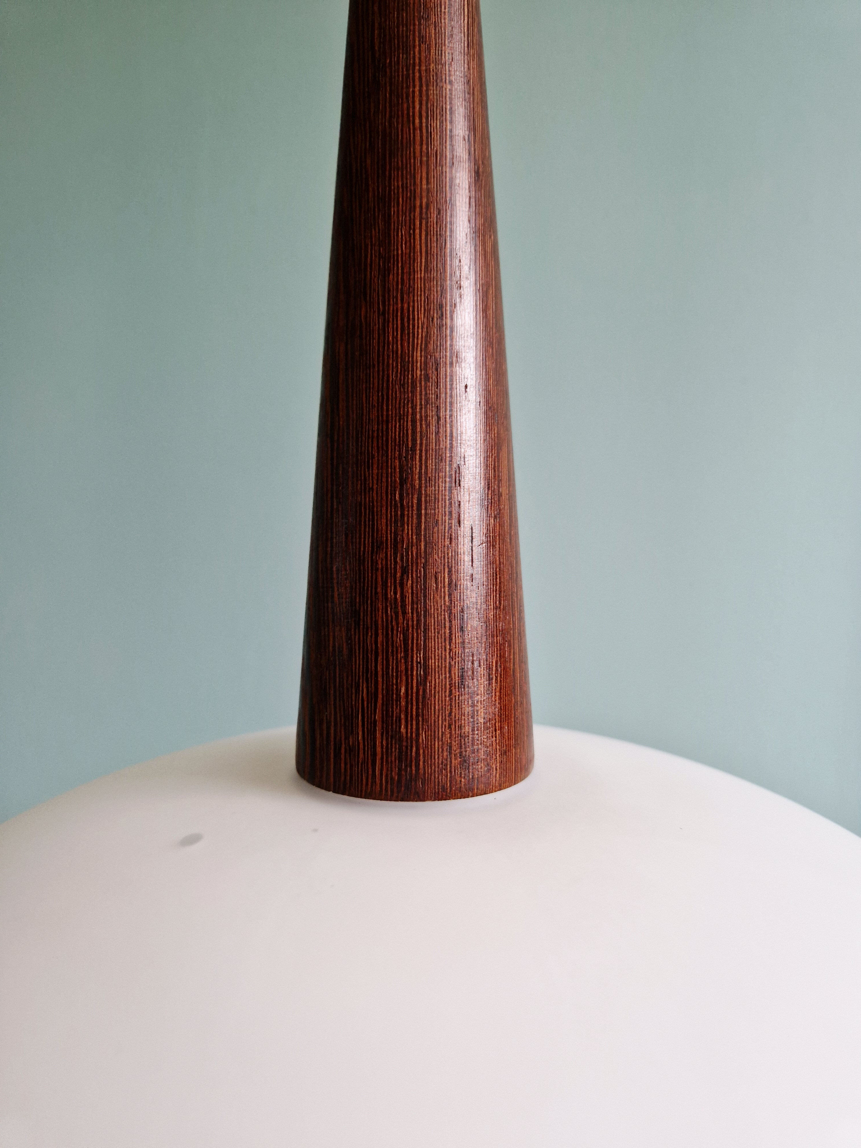 Scandinavian pendant light in teak and white opaline, Louis Kalff, Philips, 1960.