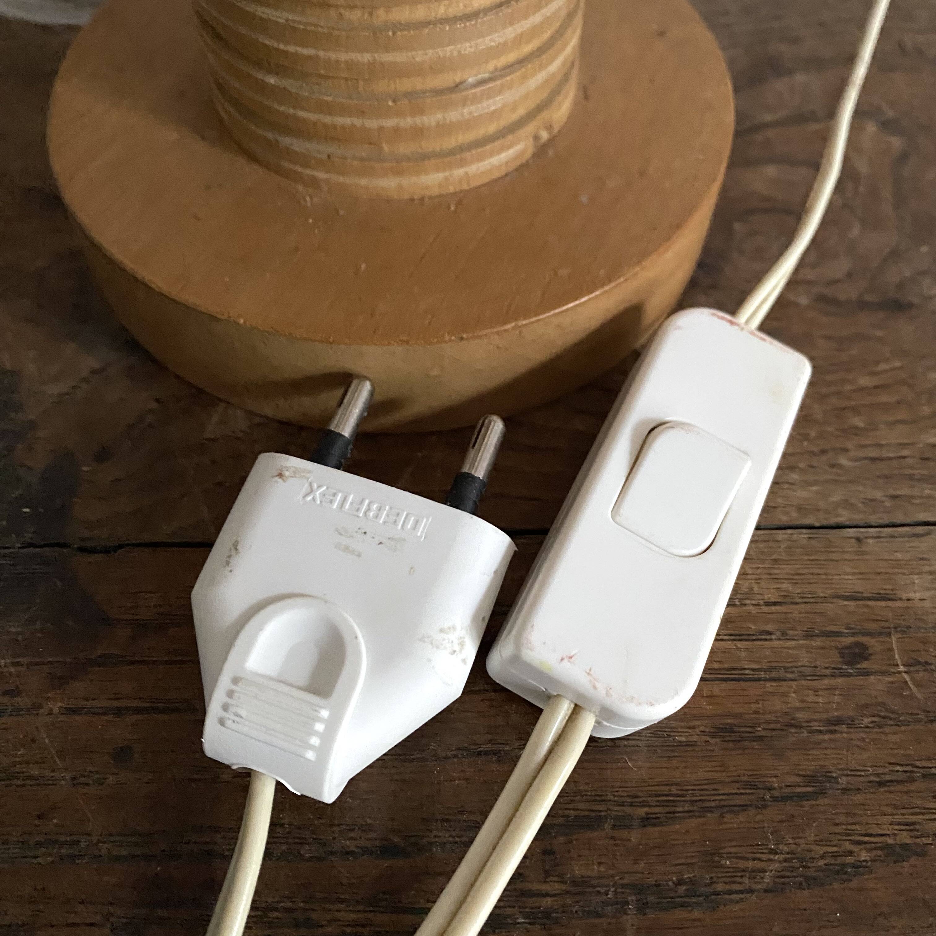 Vintage lamp with turned wooden base 30cm