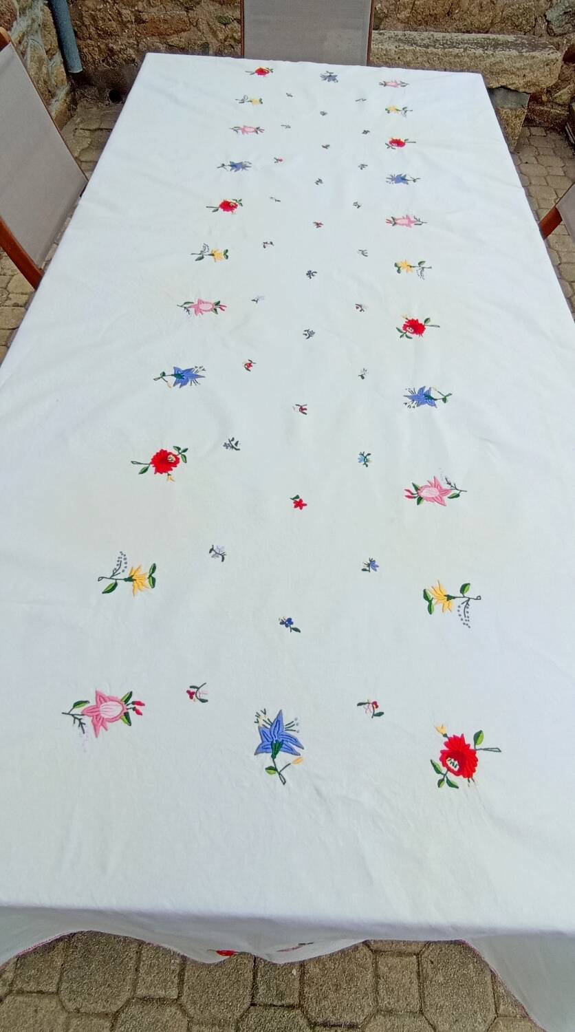 Nappe brodée Vintage