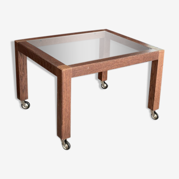 Coffee table on casters