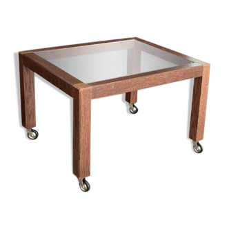 Coffee table on casters