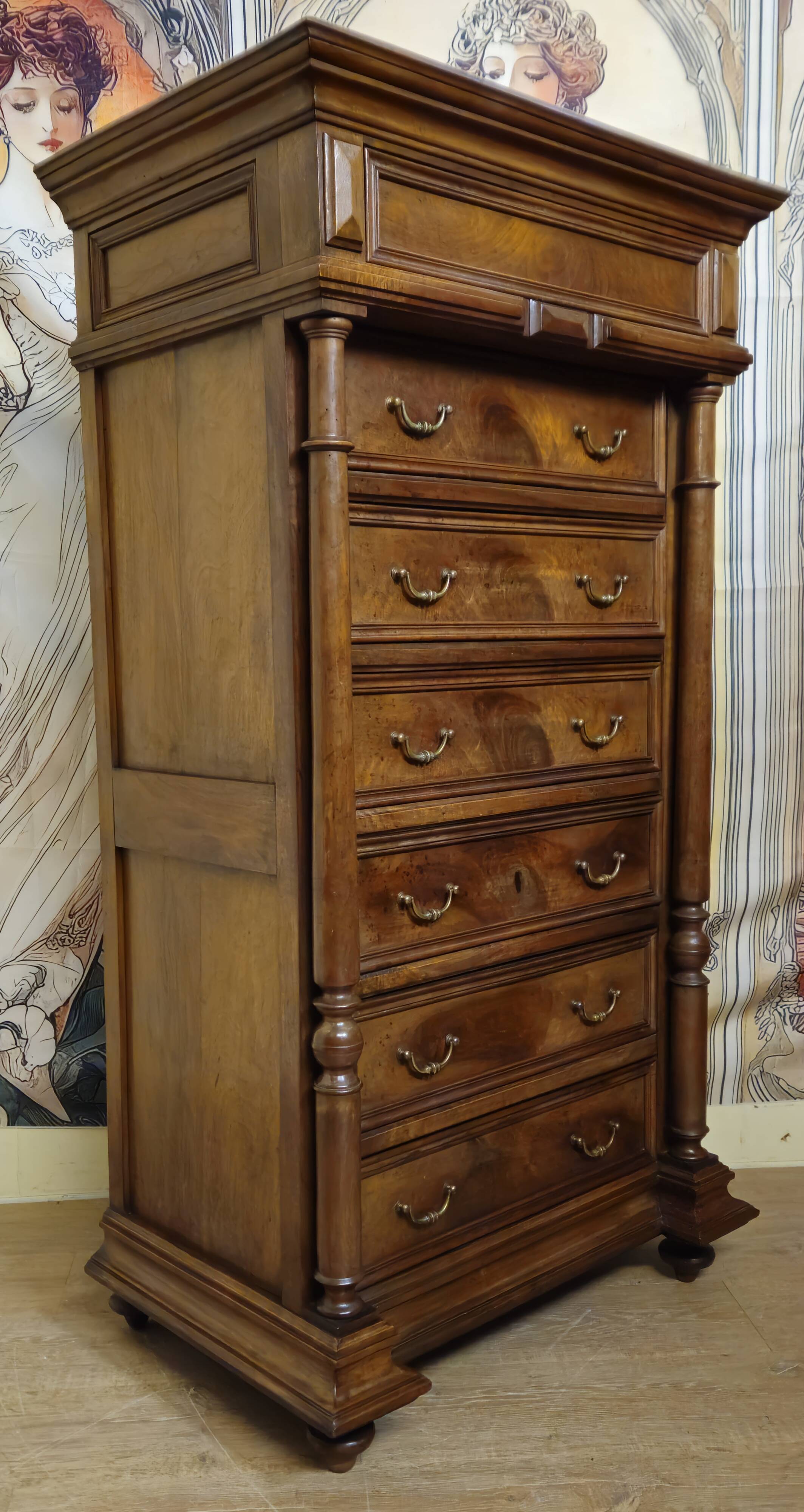 Chest of drawers / chiffonnier in solid walnut, Napoleonic III period – 19th century