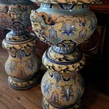 Nevers Montagnon: pair of columns with their basins decorated in the antique style.