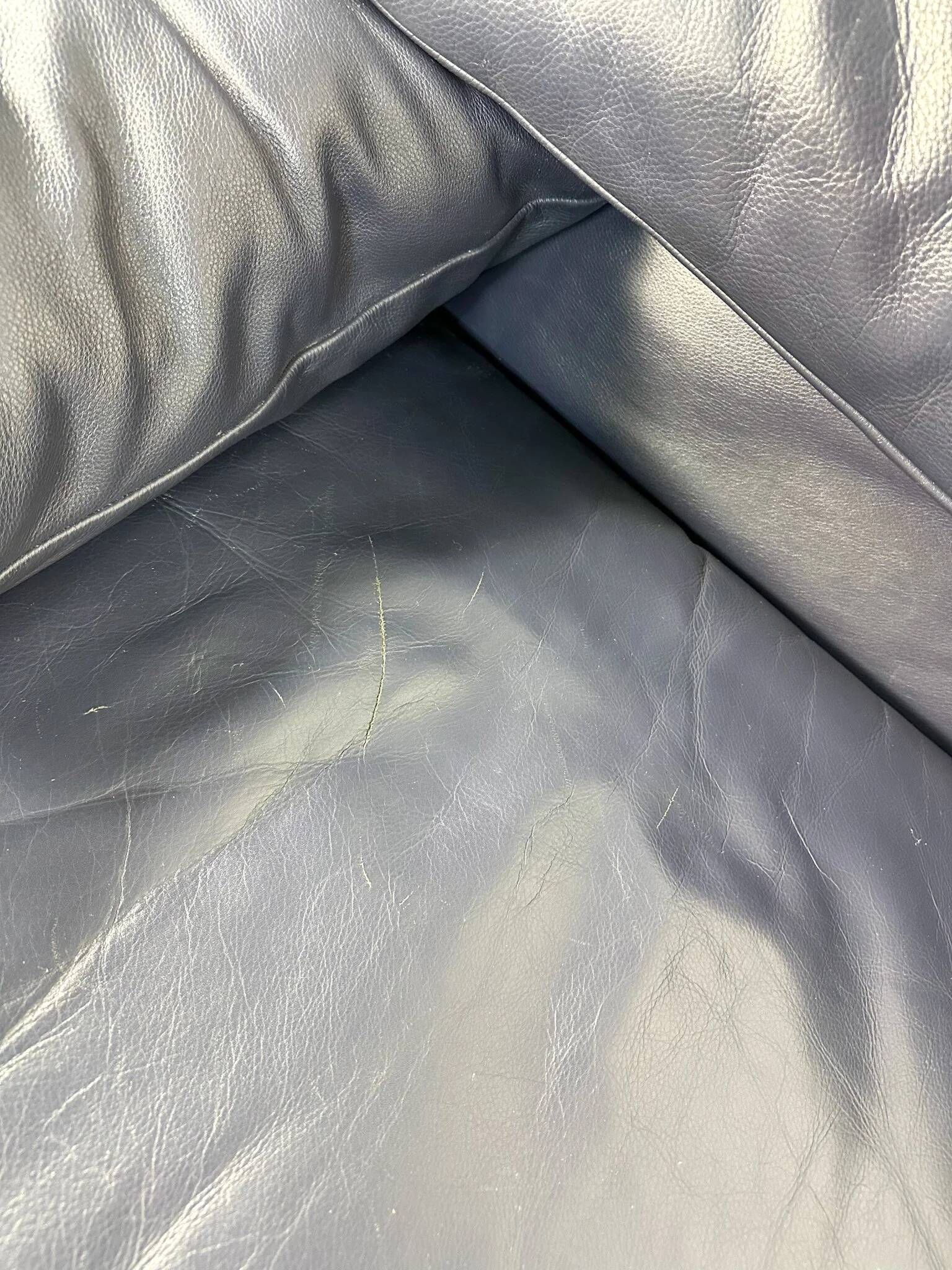 Vintage Maralunga 2-seater leather sofa from the 1980s by Vico Magistretti for Cassina.