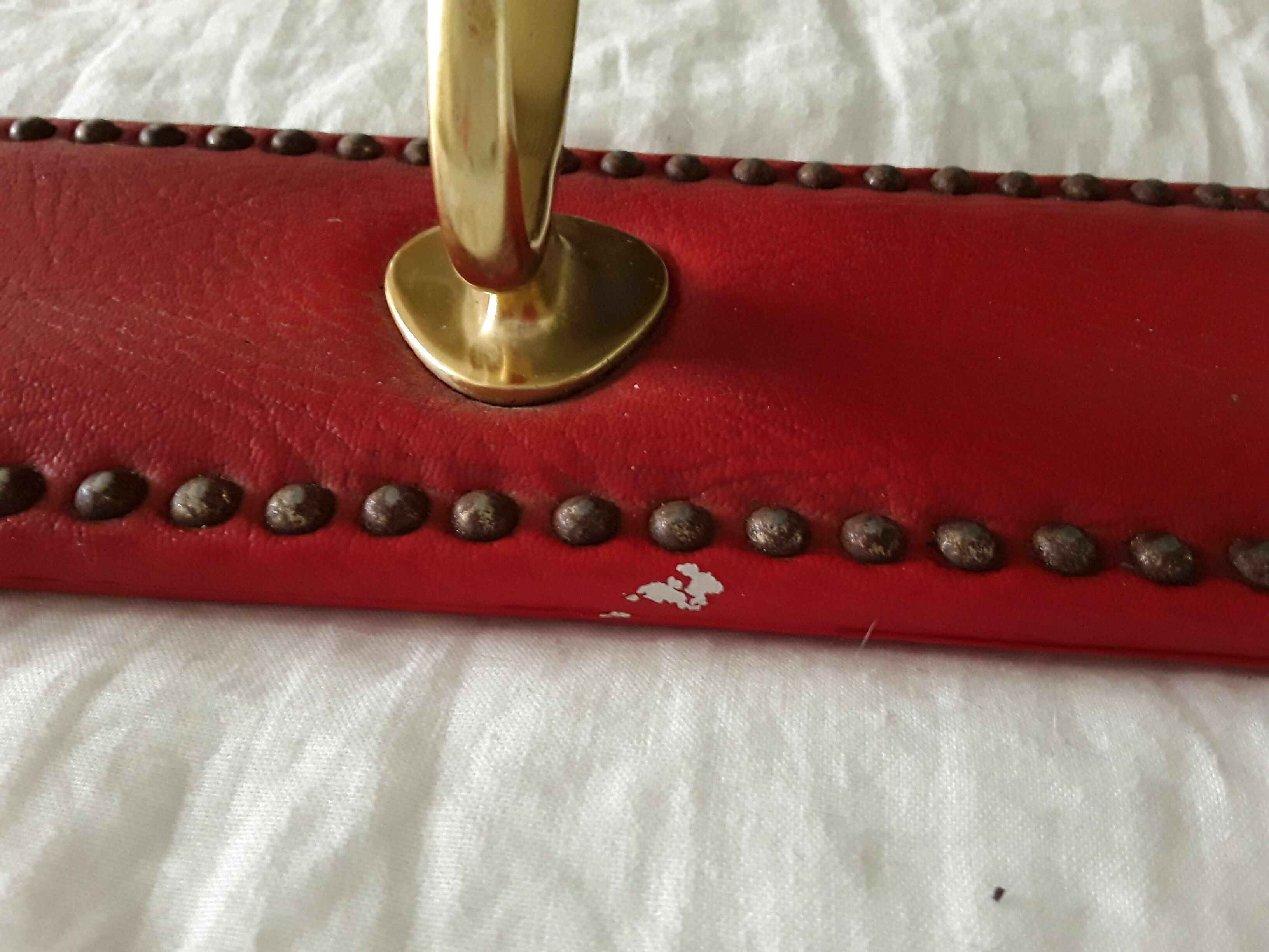 Porte-manteau vintage 1950 skaï et laiton 3 patères