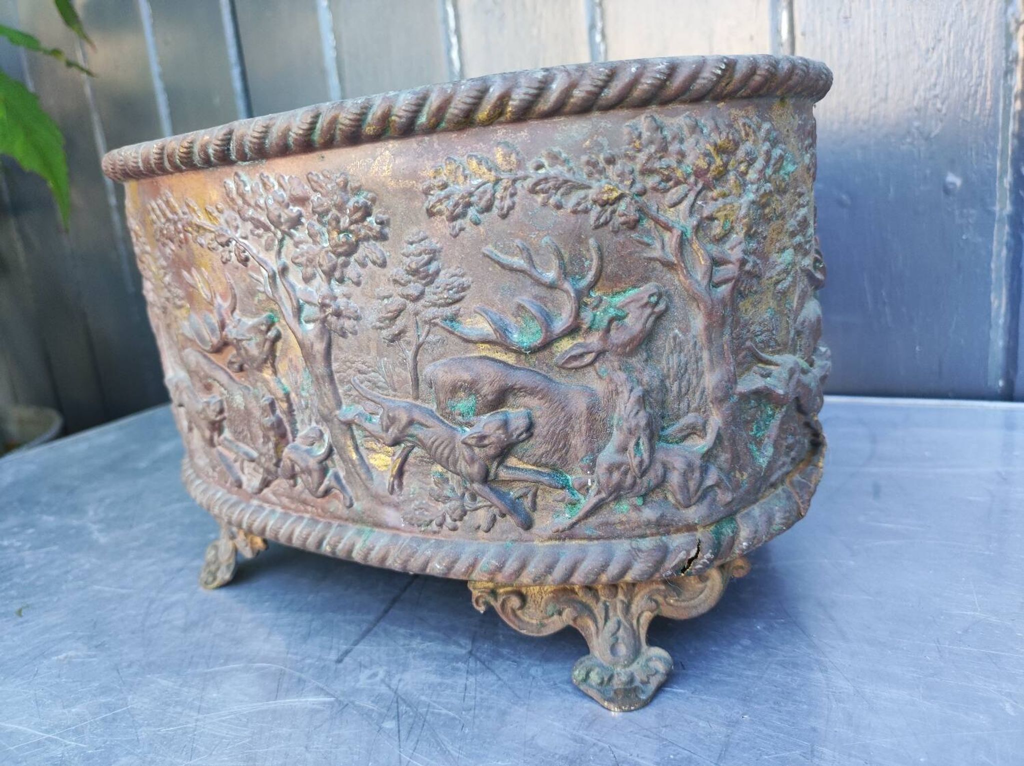 Table planter, 19th century, deer hunting motif