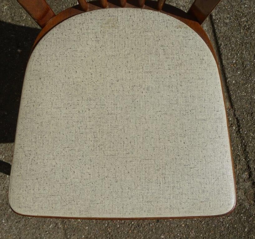 Paire de chaises vintage Baumann en skaï beige 1960