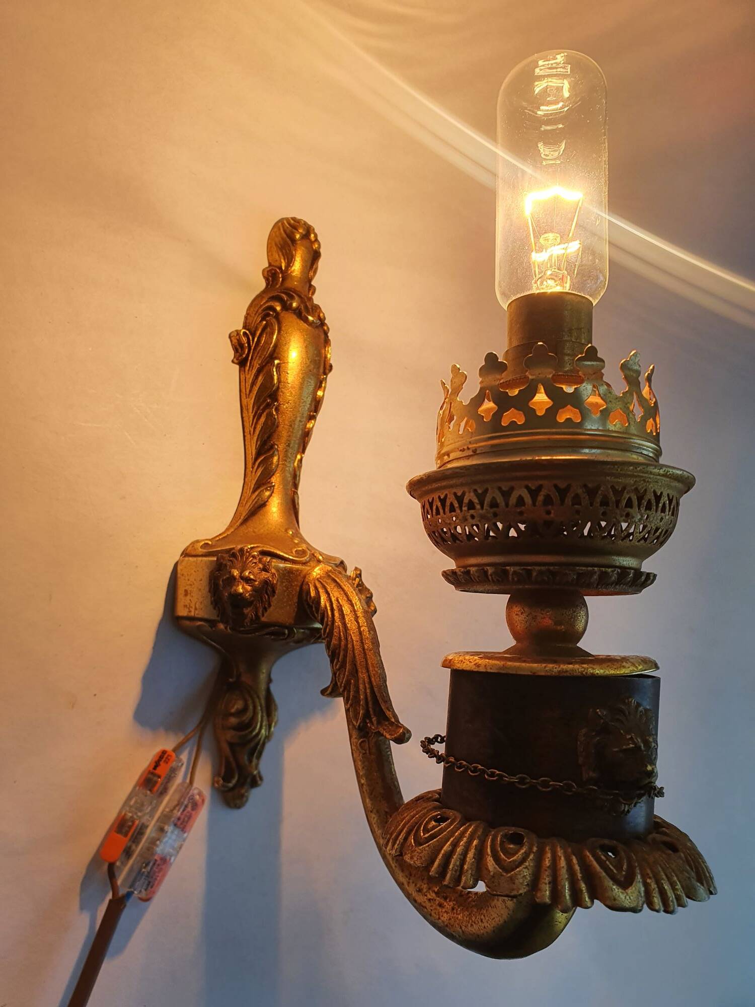 Paire d'appliques murales en bronze style Empire anciennes