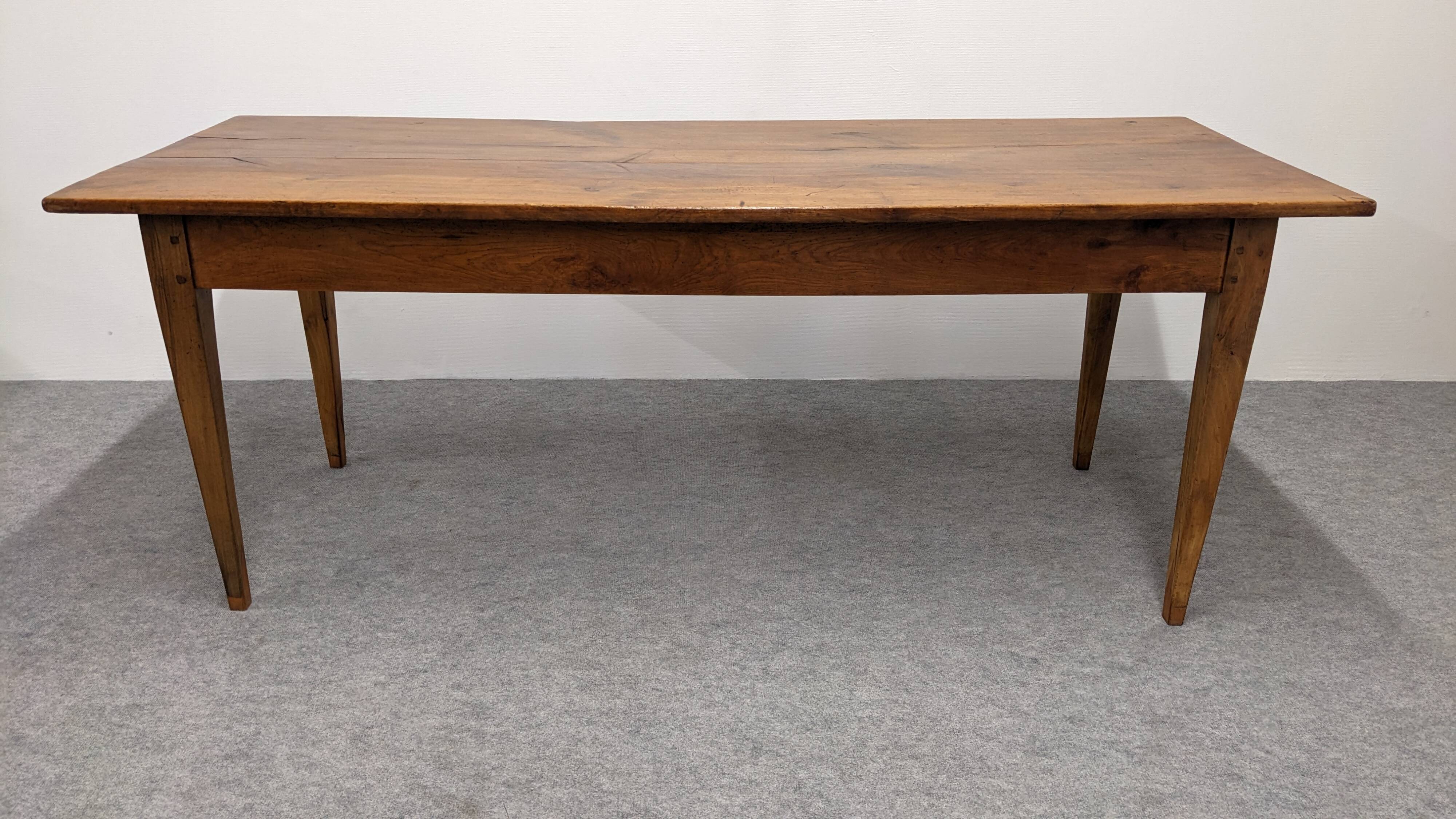 Burgundian farmhouse table in cherry wood, France early 19th century.