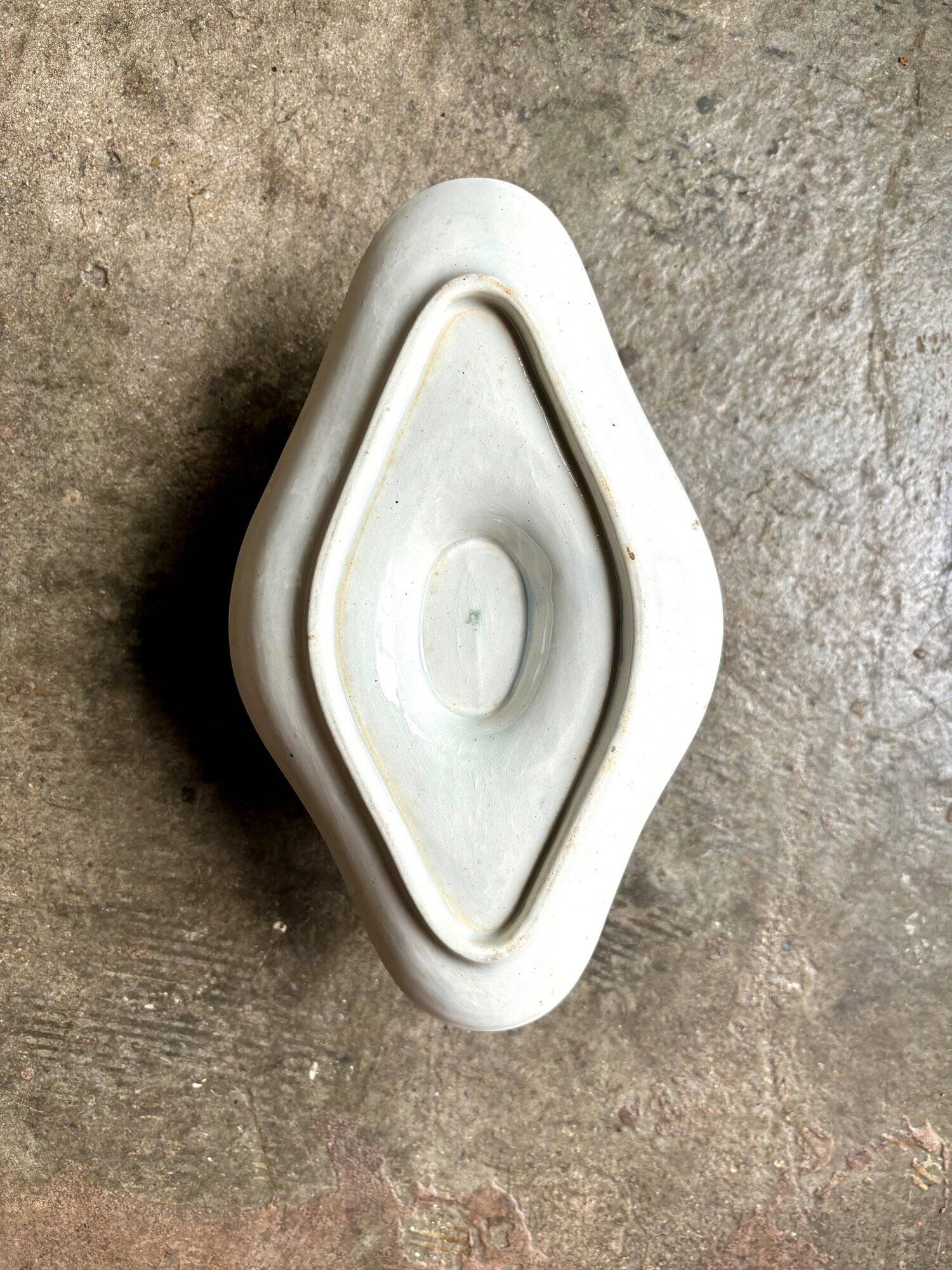 Blue and white iron earth gravy boat