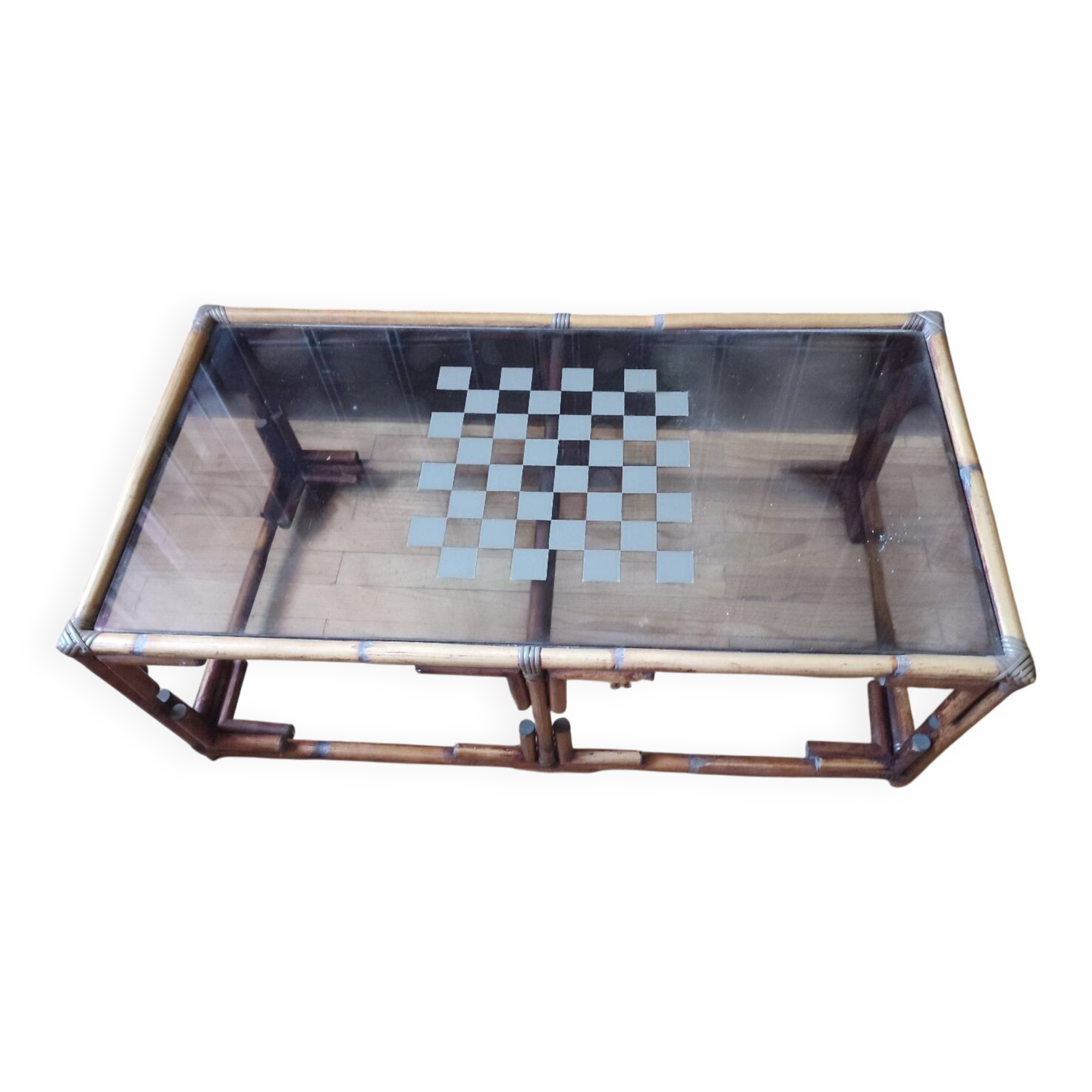 Table basse en rotin foncé