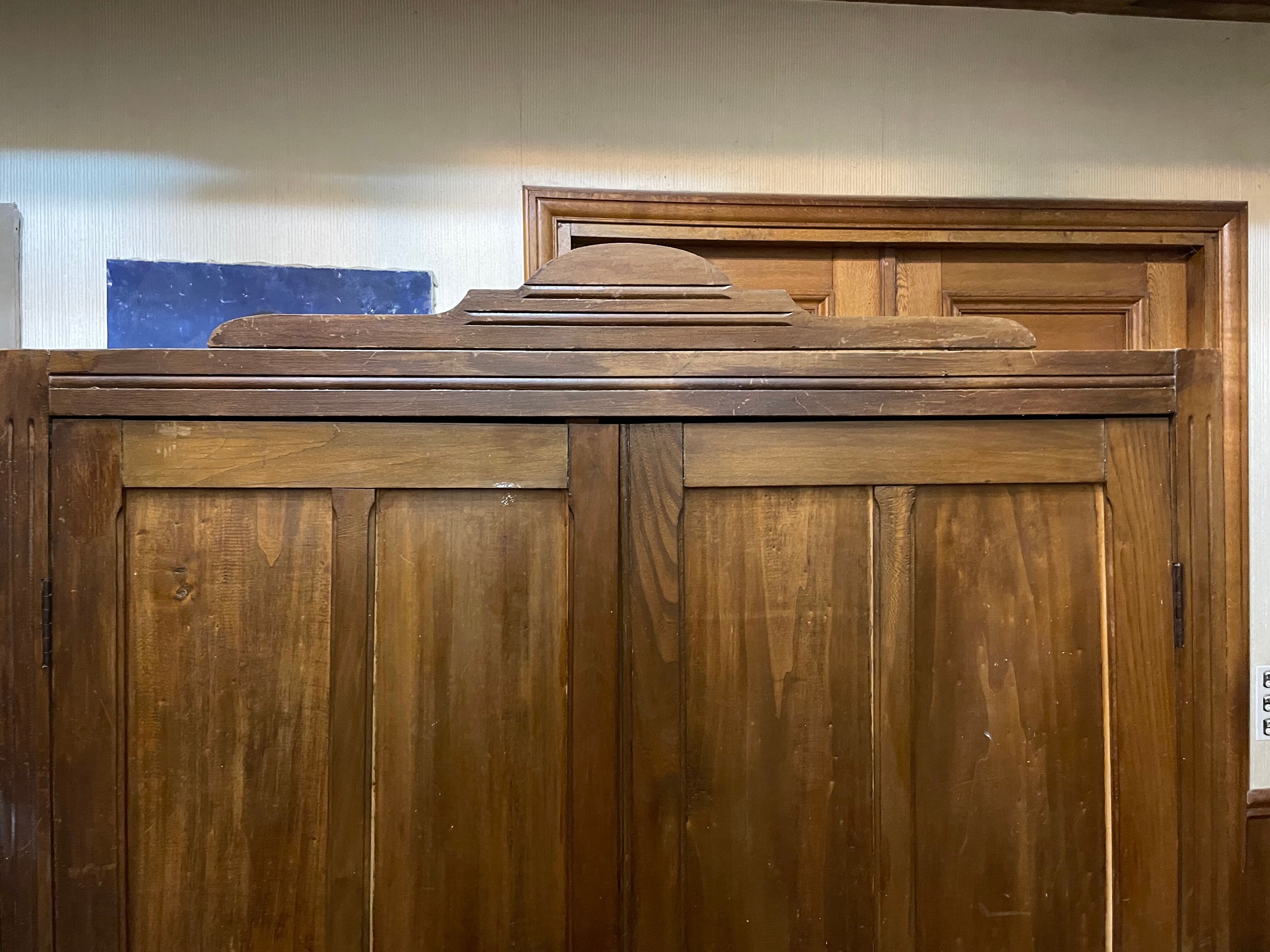 Armoire parisienne