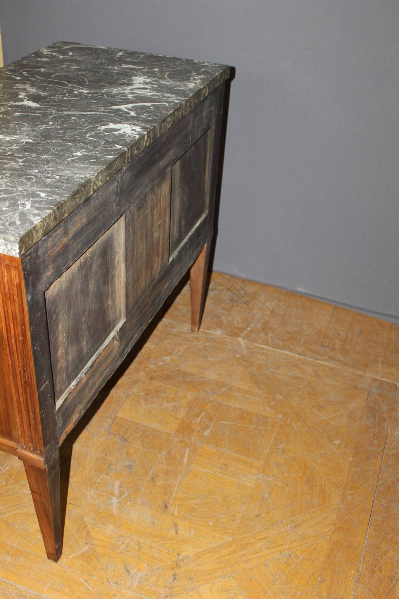 Commode Sauteuse Louis XVI en Noyer Fin XVIIIe