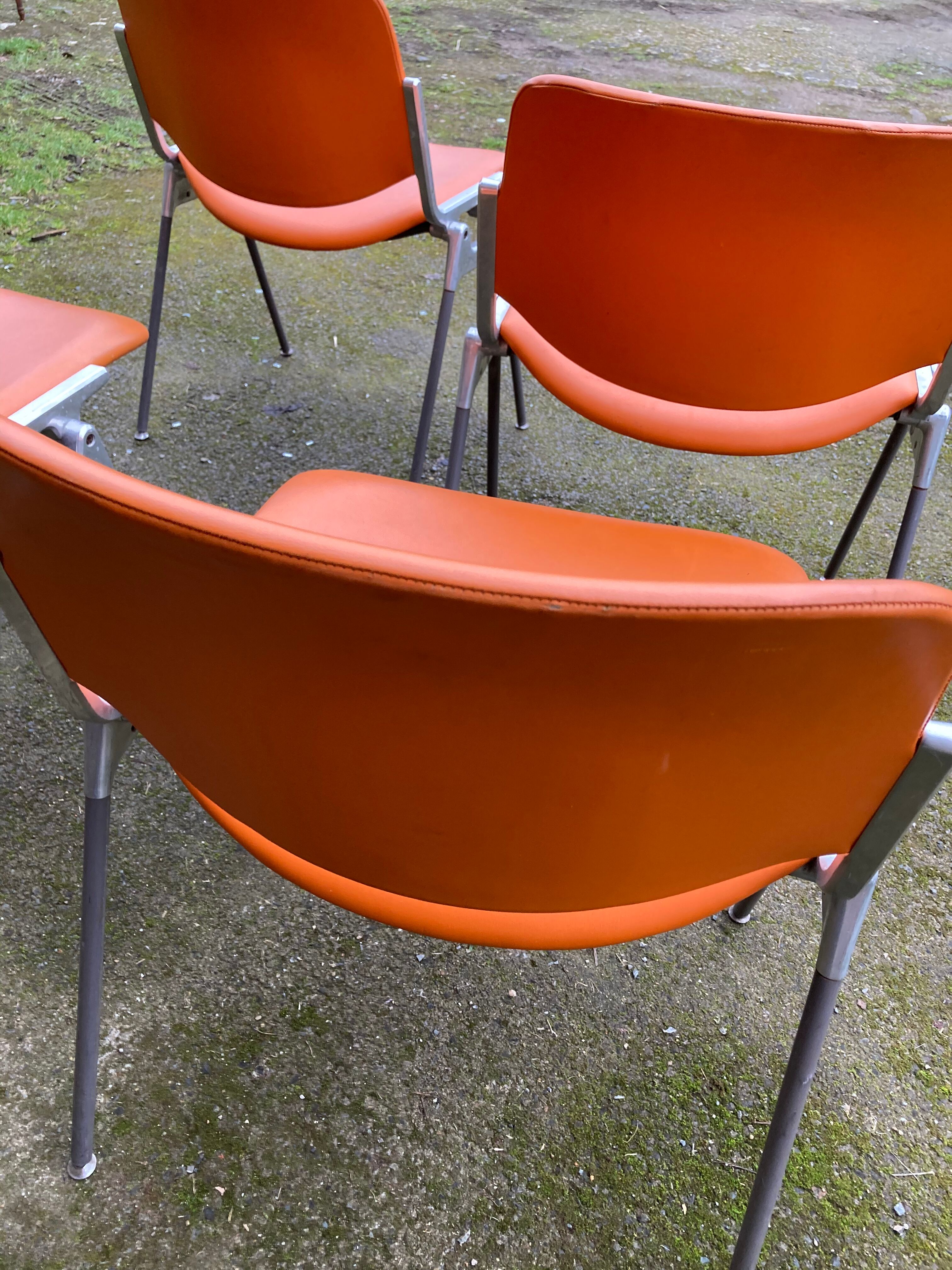 4 chairs dsc 106 by Giancarlo Piretti for Castelli