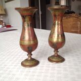 pair of small vases partitioned signs