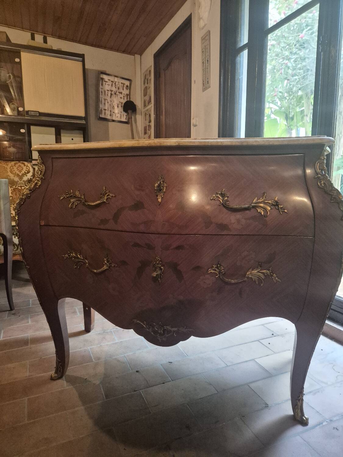 Commode en bois de rose
