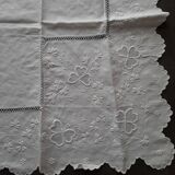 Nappe brodée