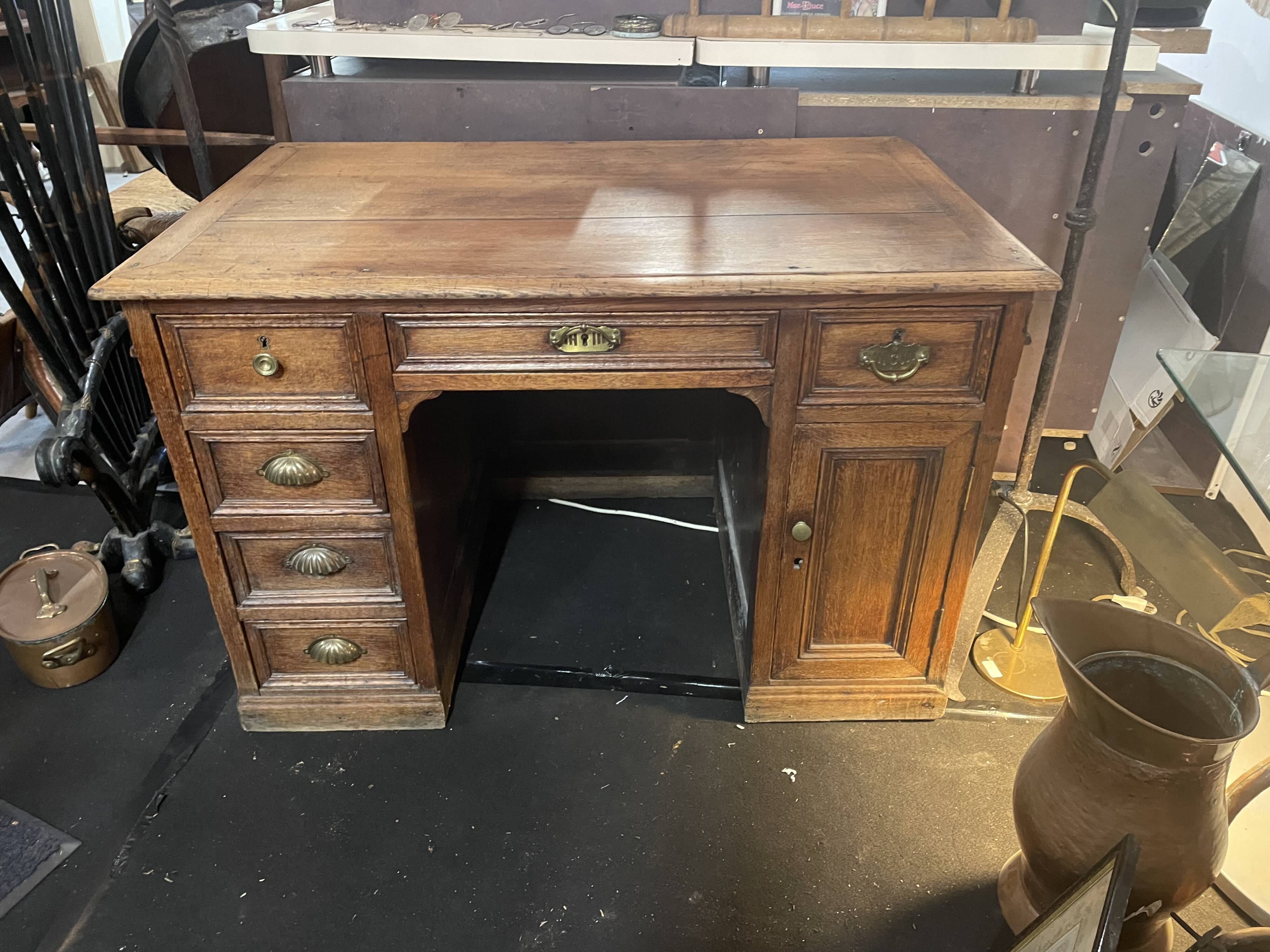 Bureau des années 50
