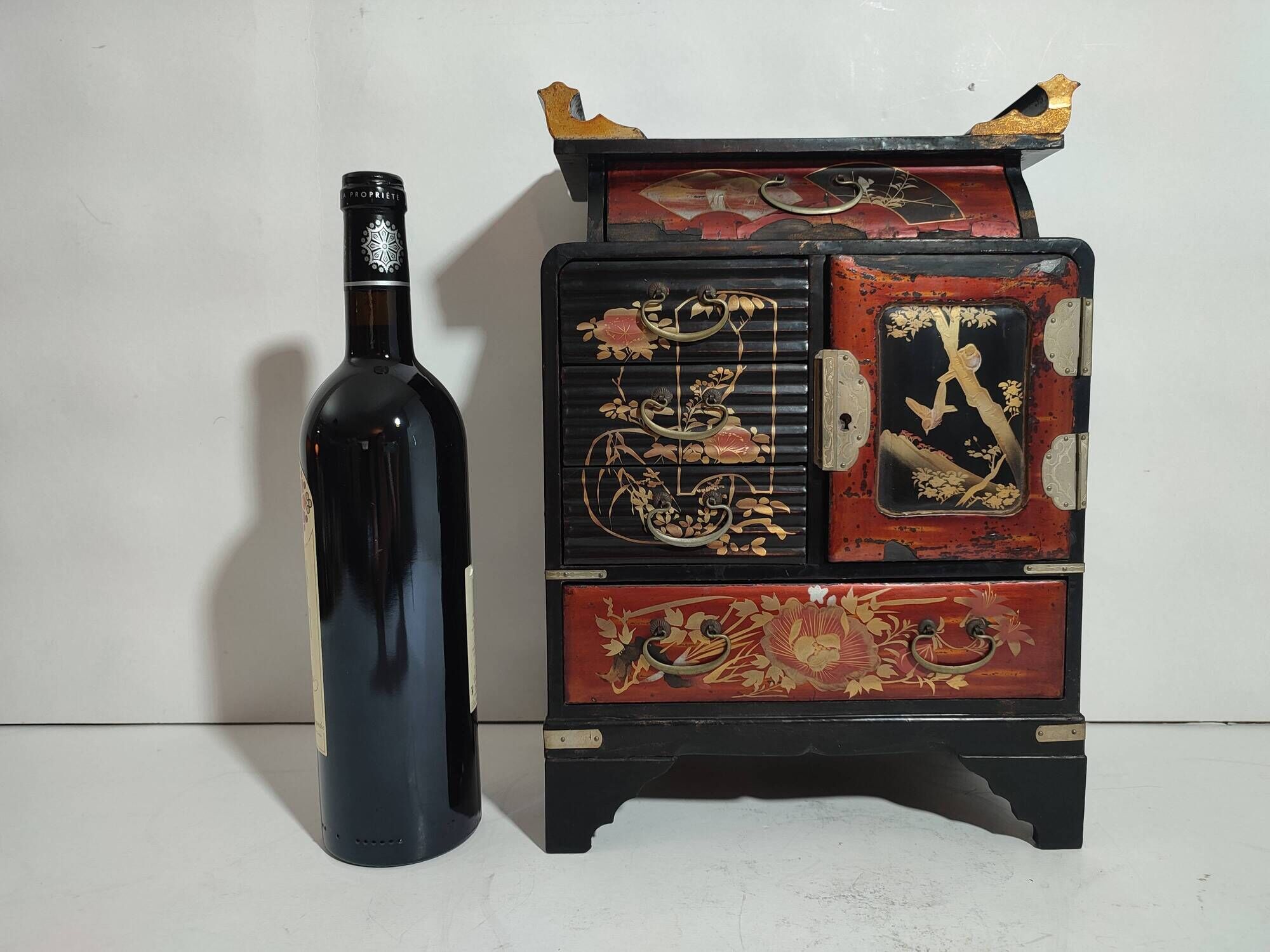 Japanese Lacquered Cabinet / 1868-1912 Meiji Japan / Old Jewelry Box