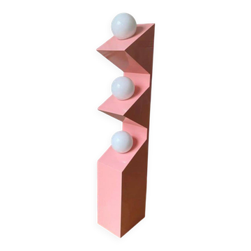 lampadaire rose Axel chay pour monoprix