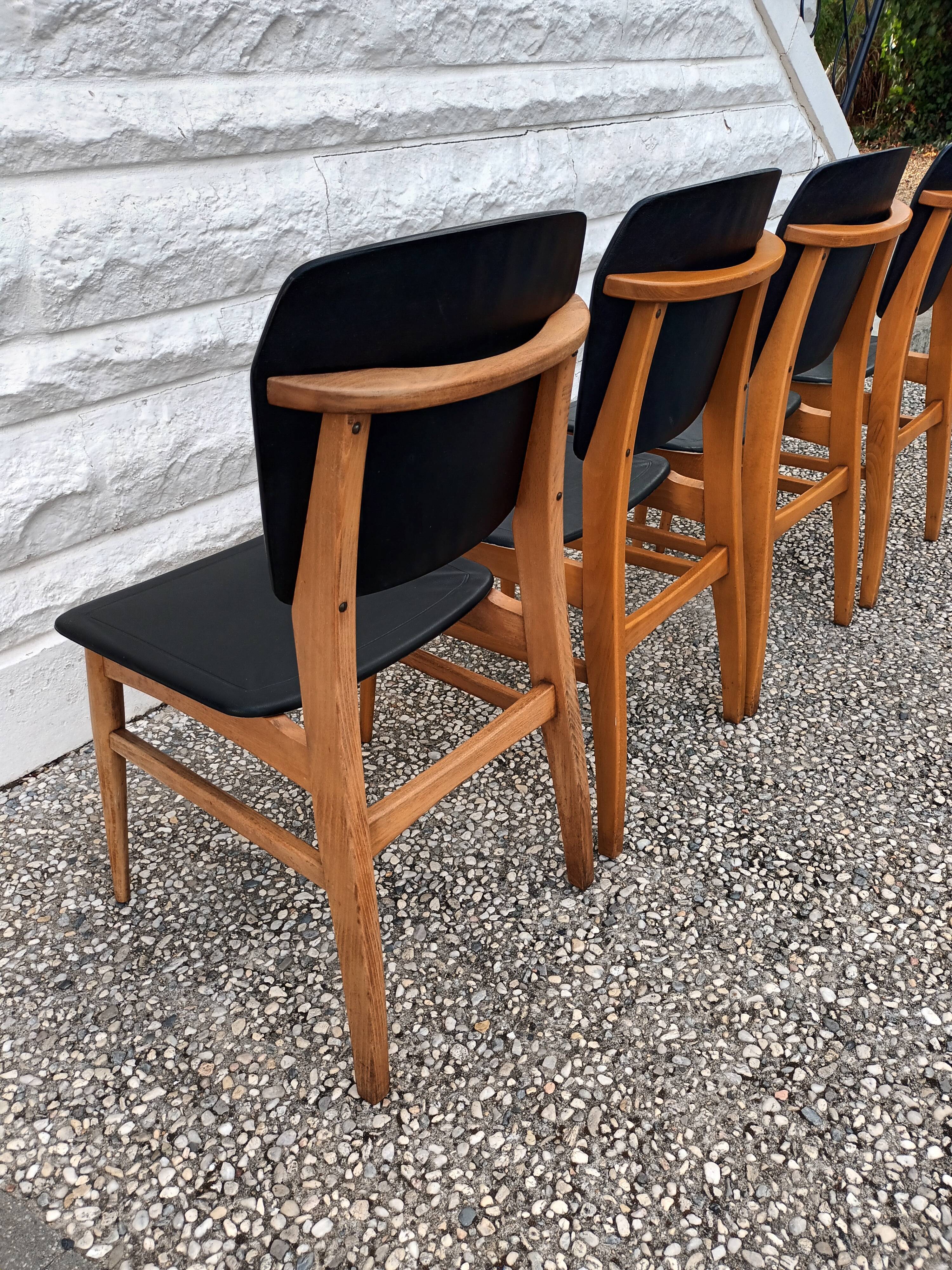 Scandinavian spirit chairs