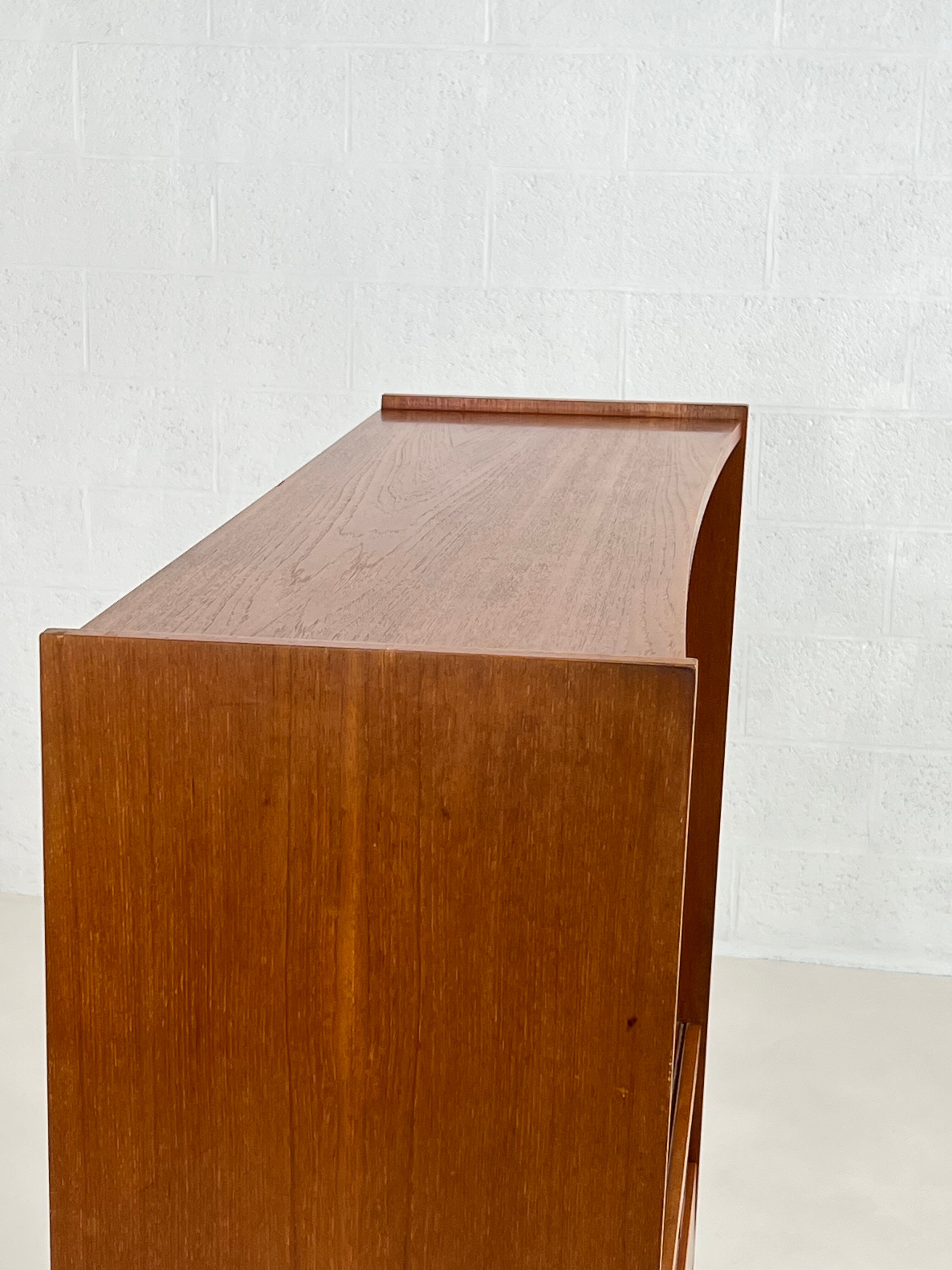 Buffet bar showcase of the 50s - 60s