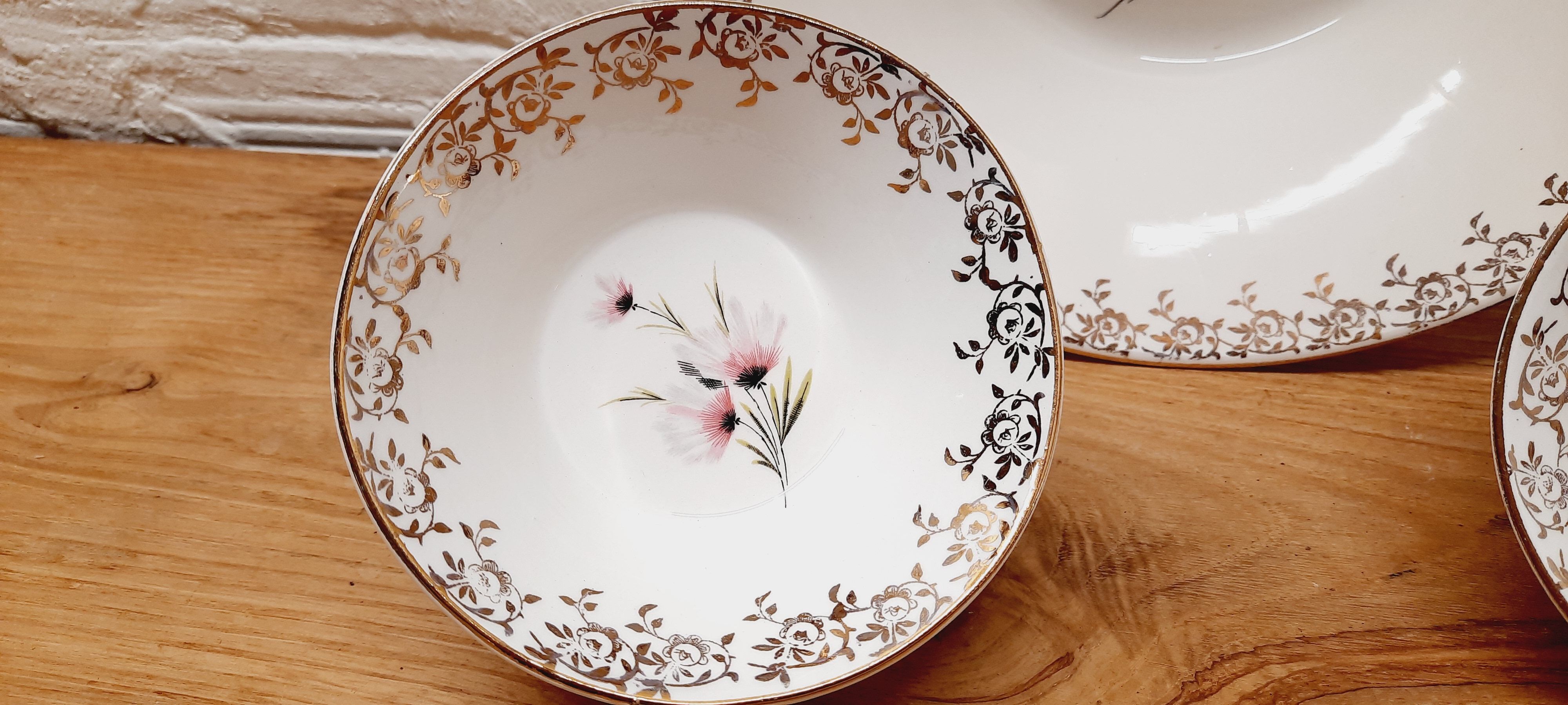 Set salad bowl and 8 Sarreguemines cups