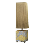 Base stuck blue beige marble-plaster, fringed lampshade Houles, 21st century.