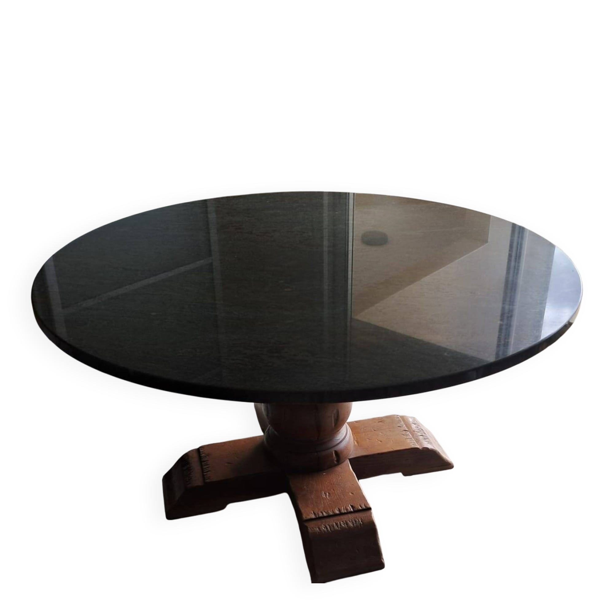 Round table in green Vosges granite and solid wood – Ø 140 cm