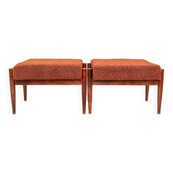 Ensemble de deux poufs de style vintage, couleur cannelle bouclé.