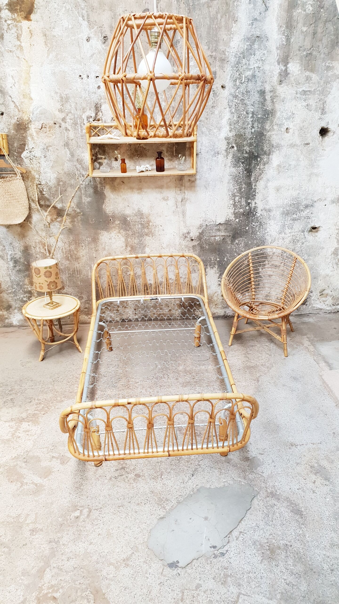 Lit rotin vintage