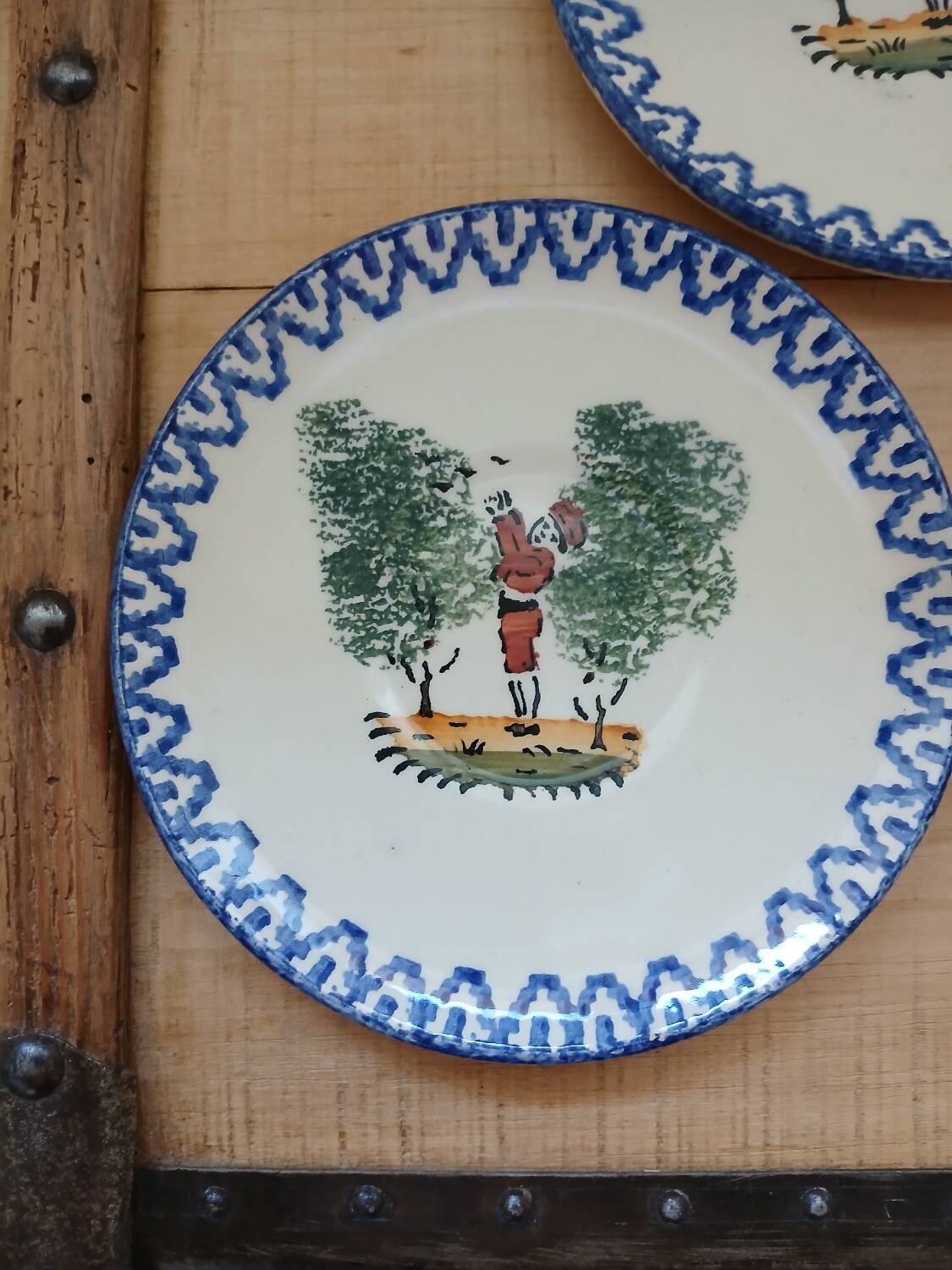 5 small Saint Clément plates/saucers