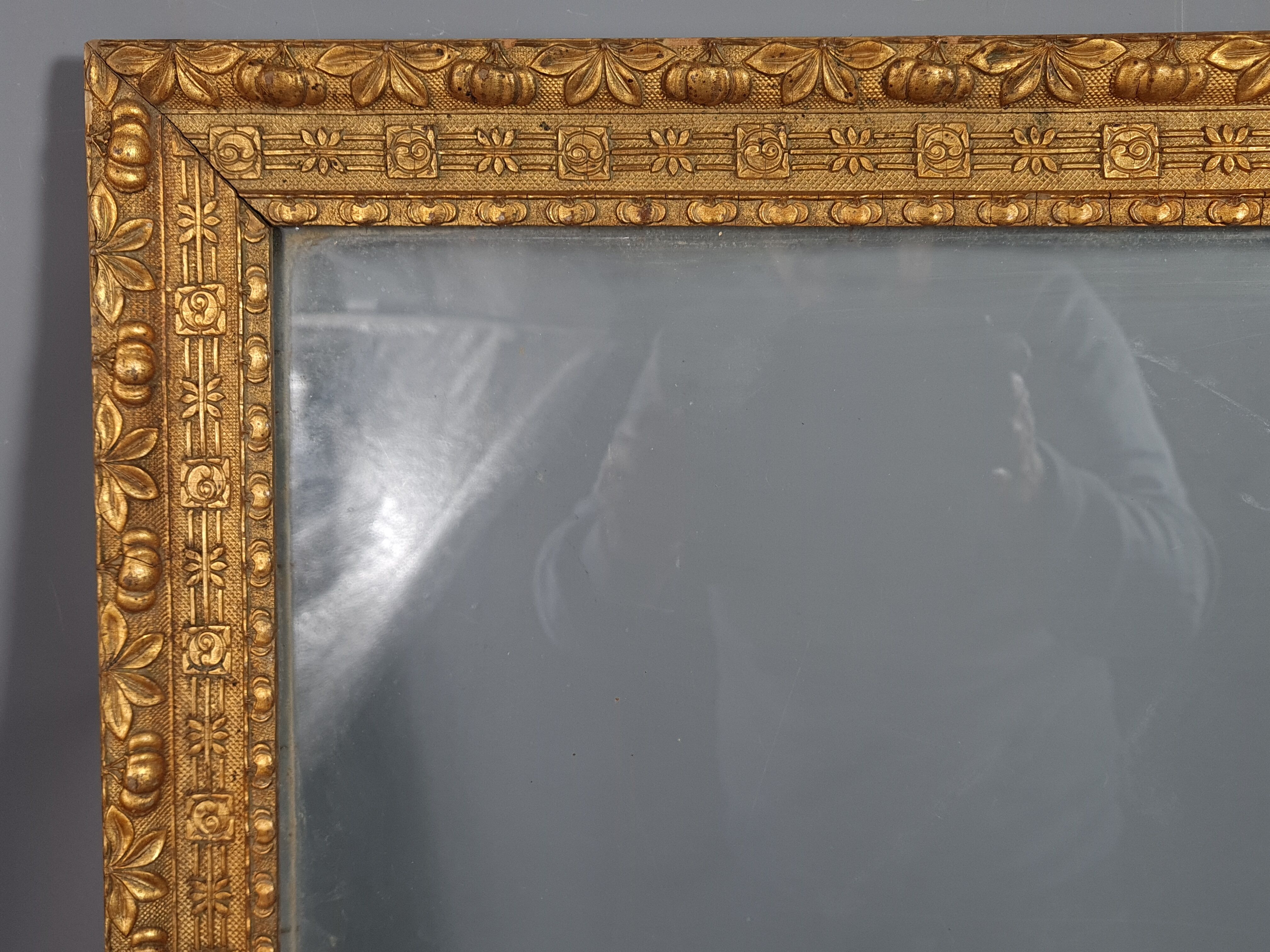 Old frame gilded stucco wood 56x46.5 cm, foliage 50.4x38.4 cm + old glass SB