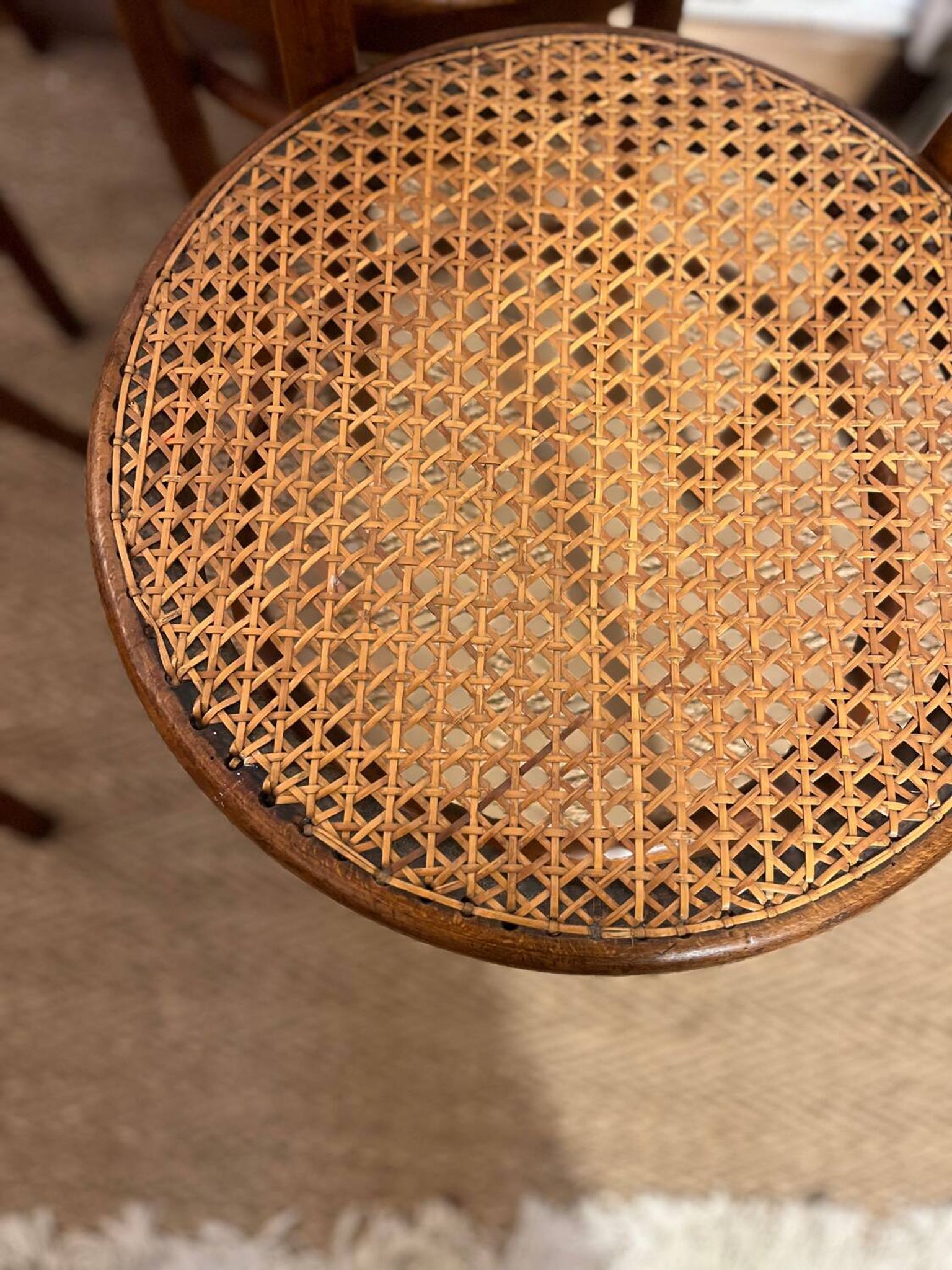 Set of 4 vintage Fischel bistro chairs in curved wood and cane