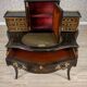 Bureau secrétaire pour dames en acajou et pin plaqué en acajou des années 1950.