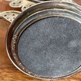 Flower mirror pocket emptier