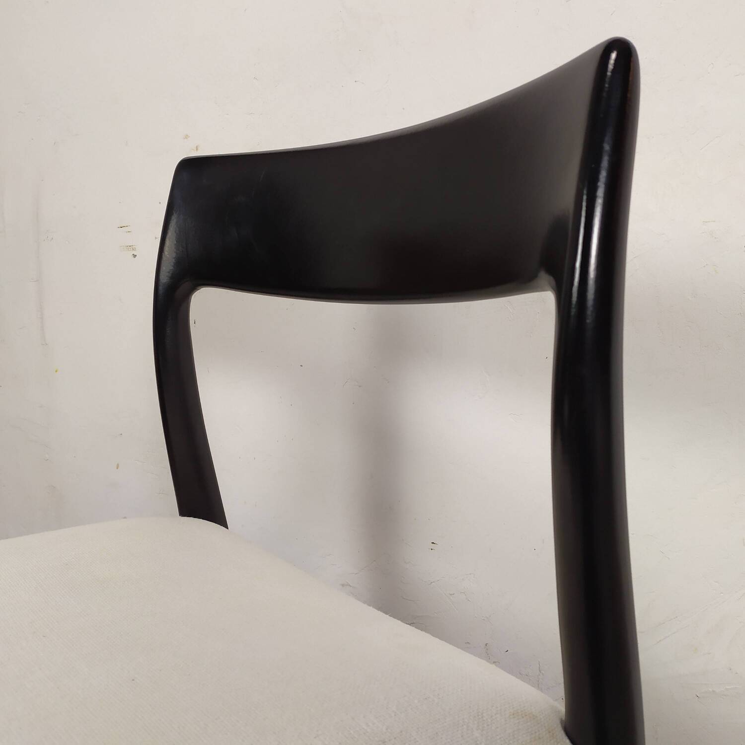 4 Scandinavian chairs