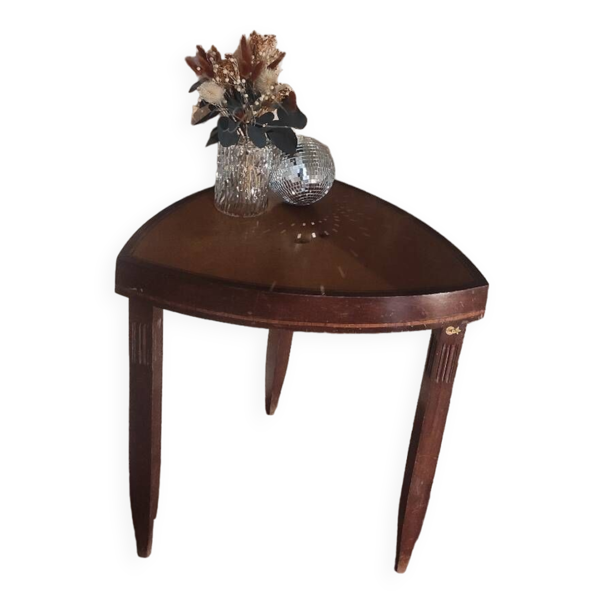 Stella triangular table