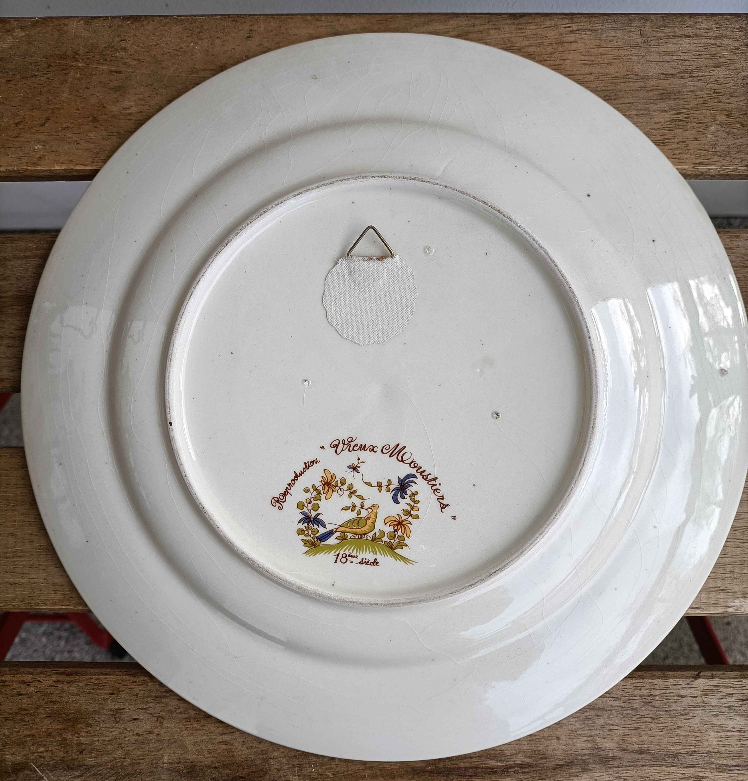Old plate reproduction Old Moustiers 70s decorations Moustiers