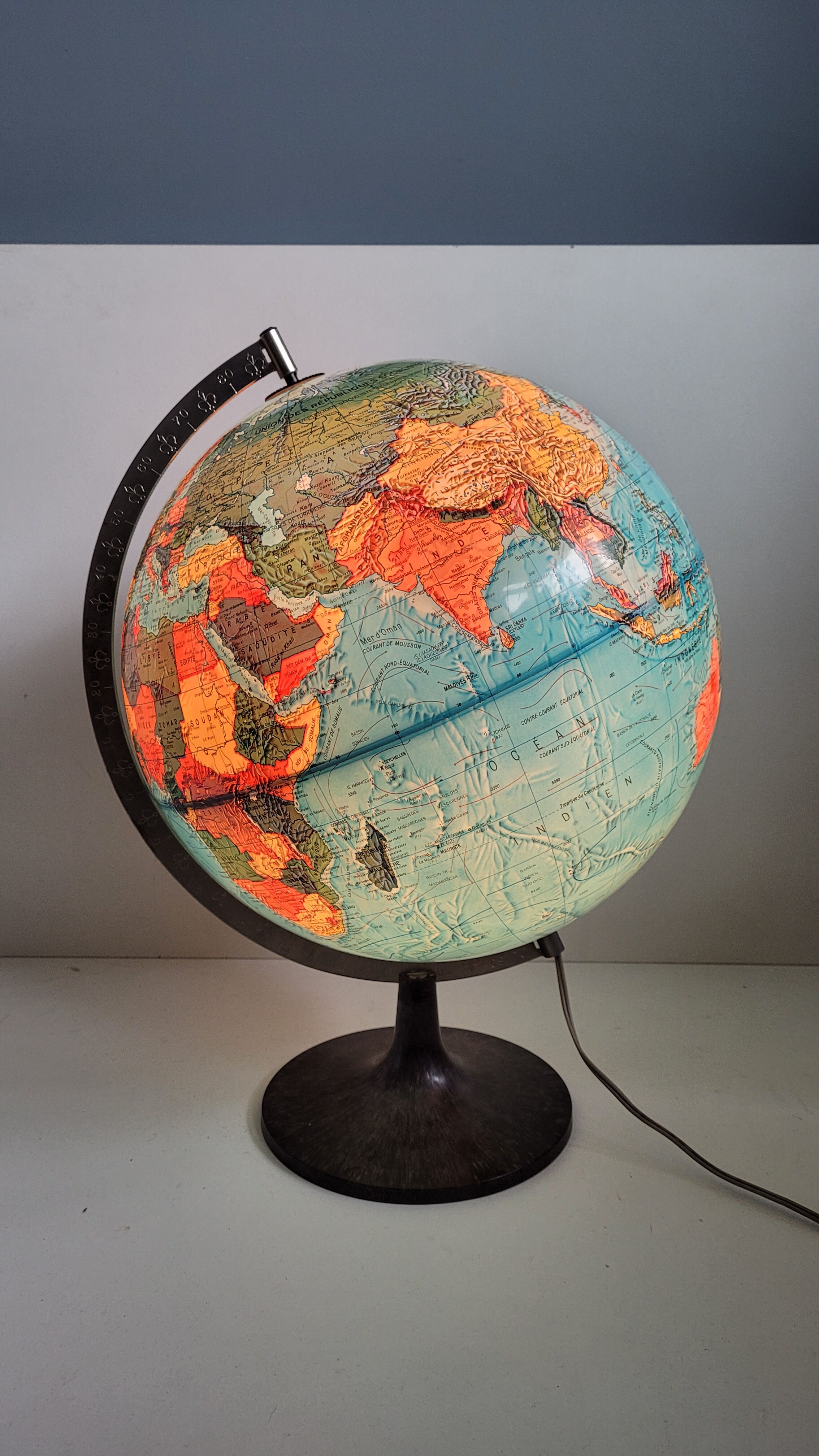 World map terrestrial 1983